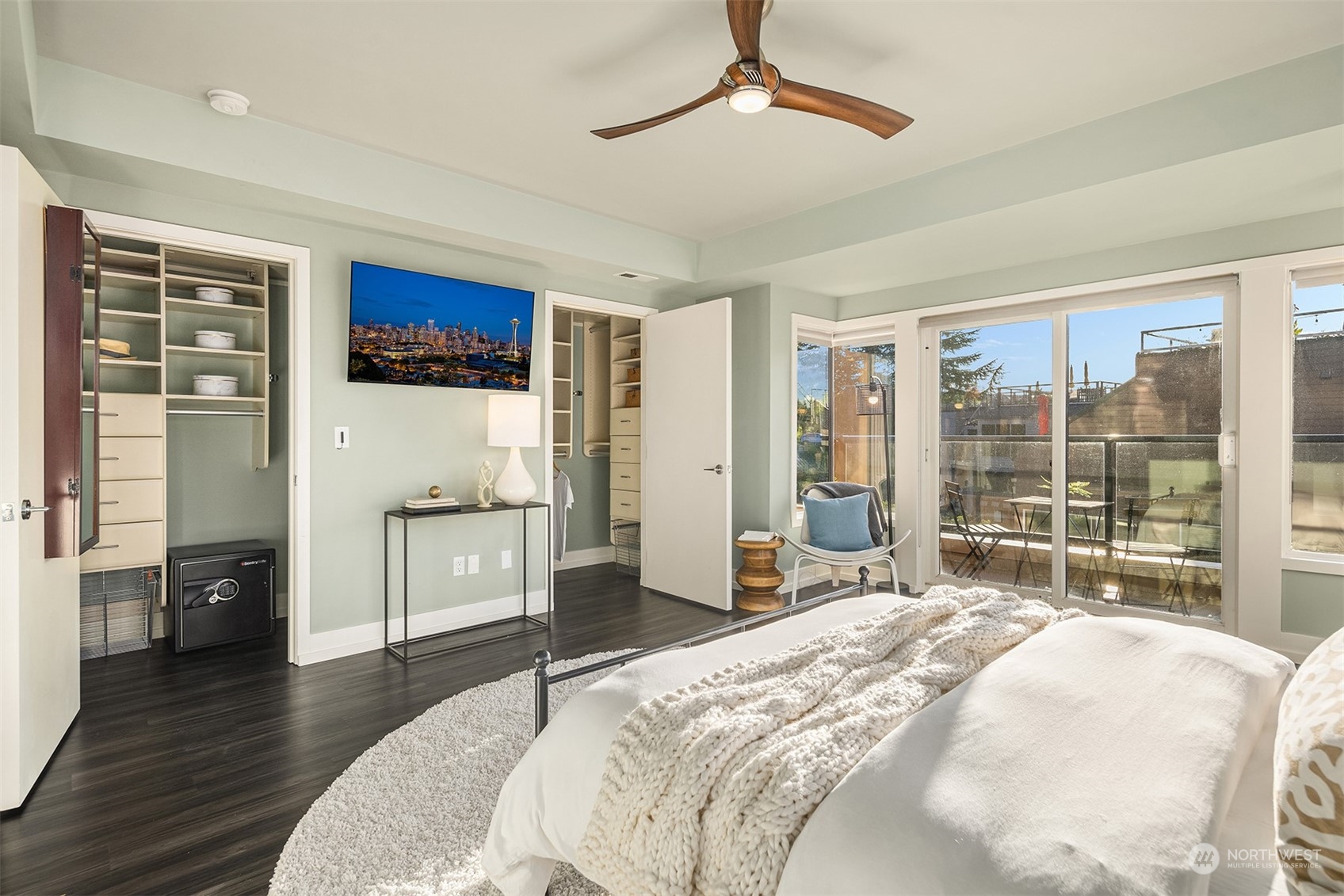 80 E Roanoke Street Unit: 4