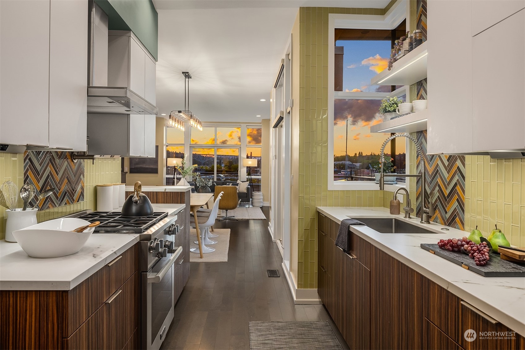 80 E Roanoke Street Unit: 4