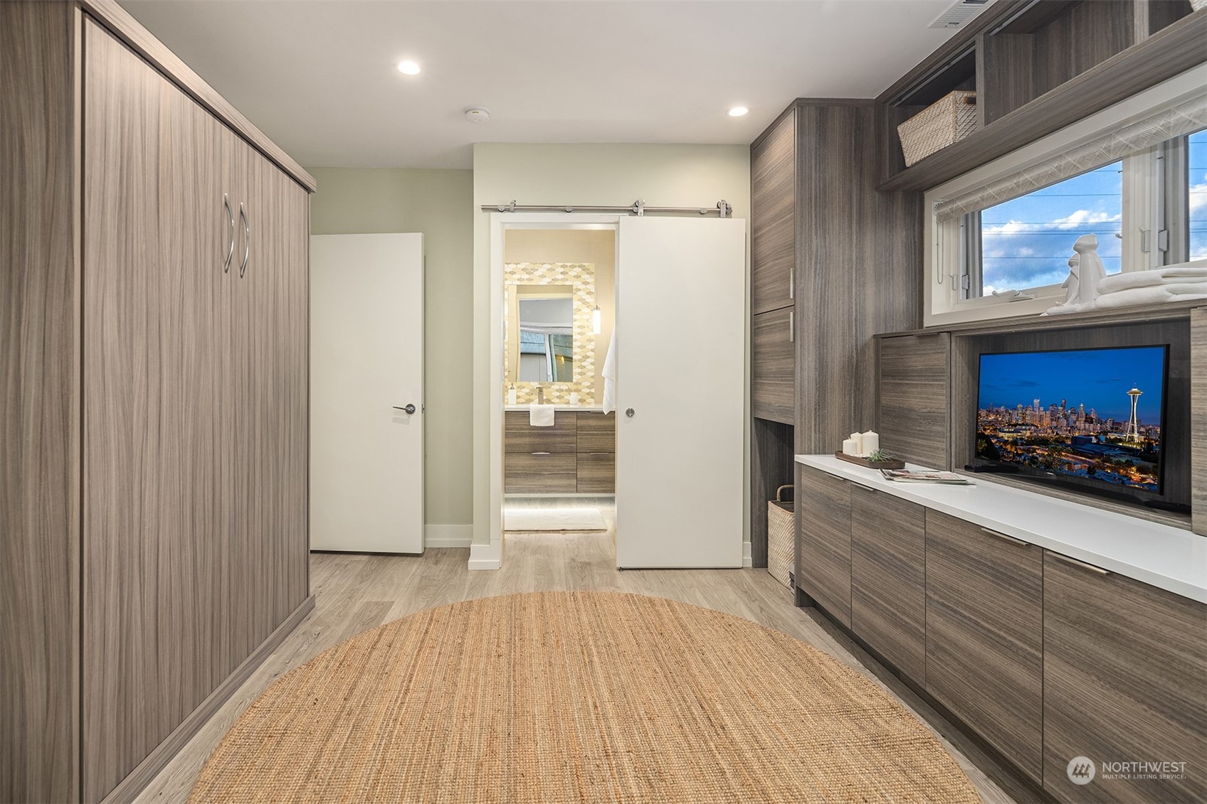 80 E Roanoke Street Unit: 4