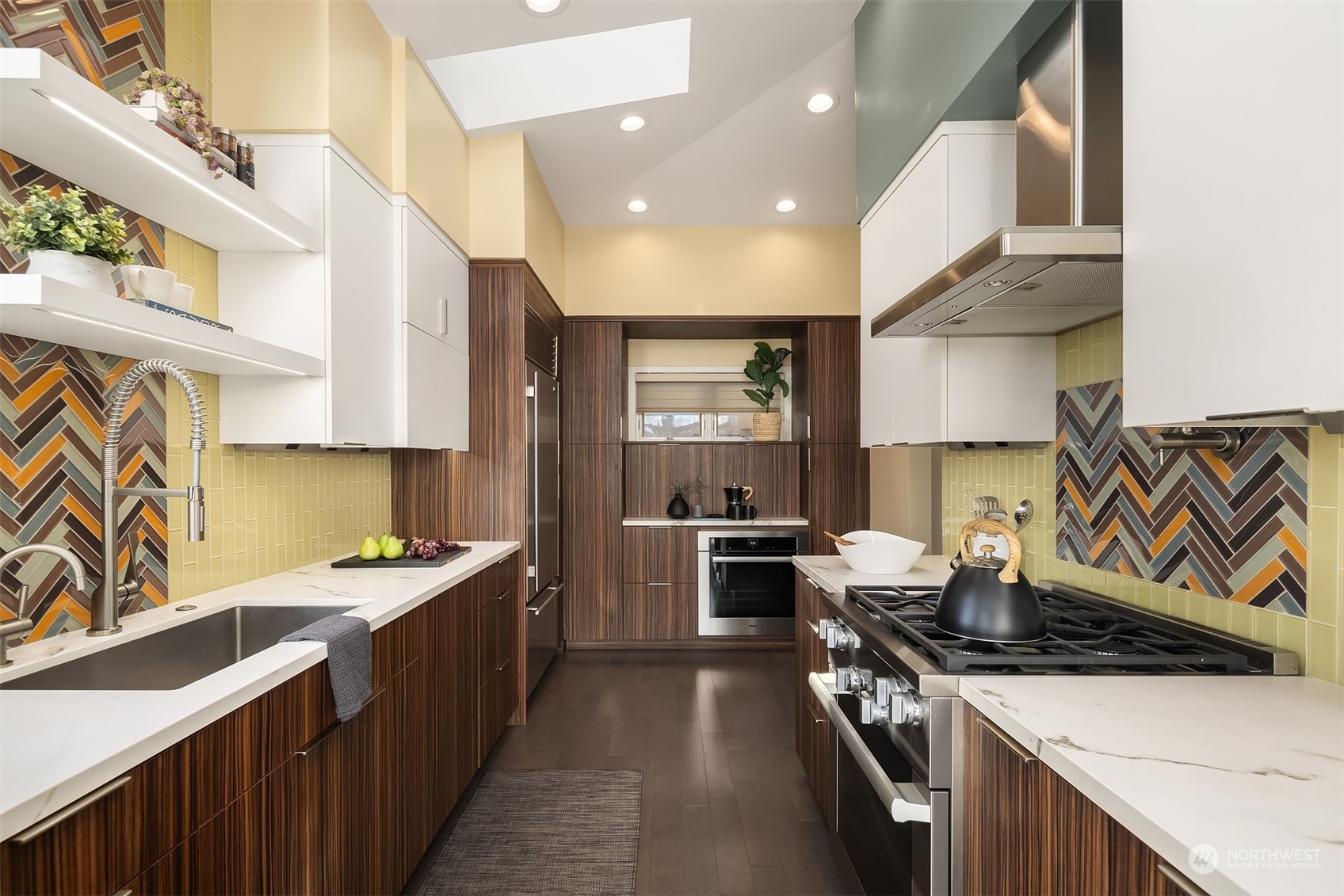 80 E Roanoke Street Unit: 4