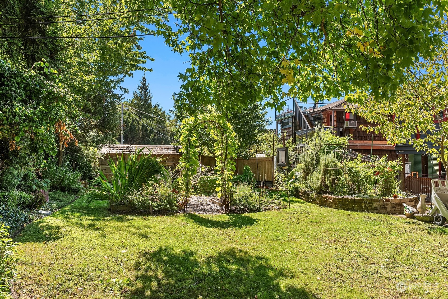 2239 Fairview Avenue E Unit: F