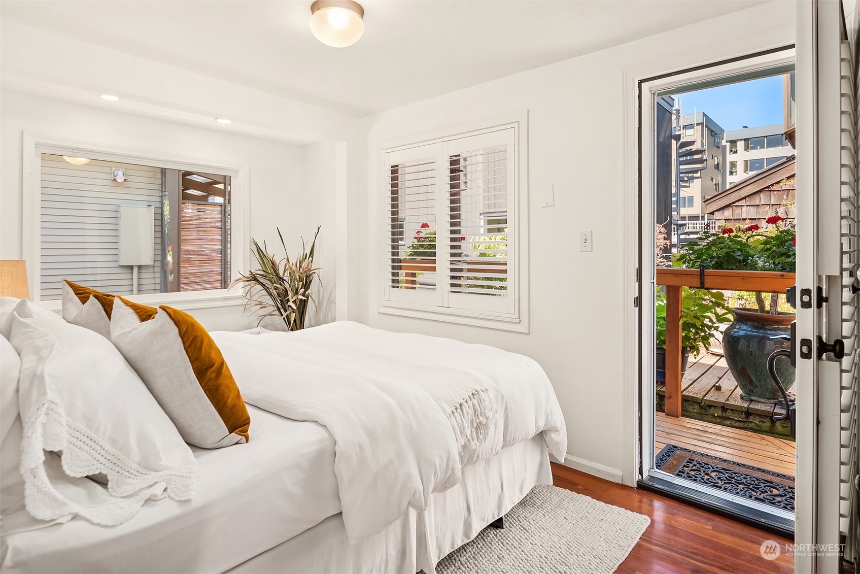 2239 Fairview Avenue E Unit: F