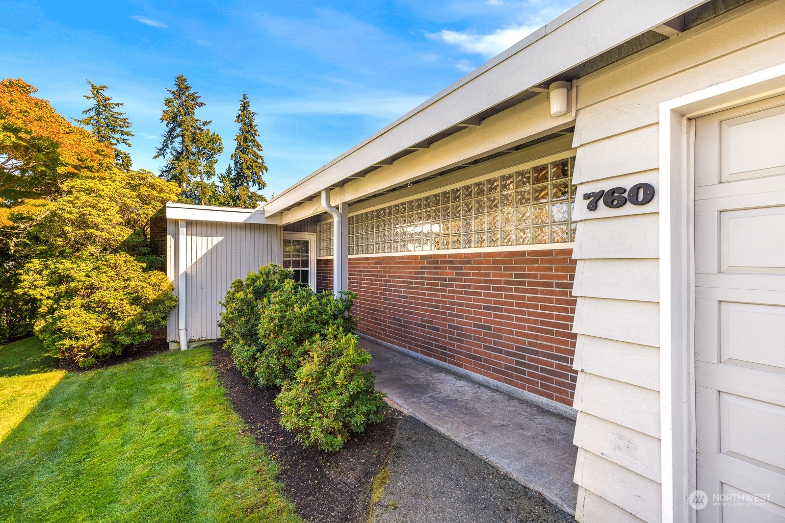 760 14th Way SW