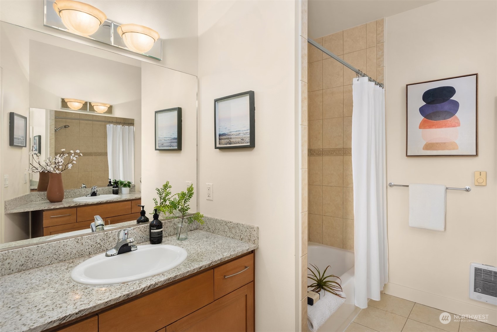3217 Eastlake Avenue E Unit: 303