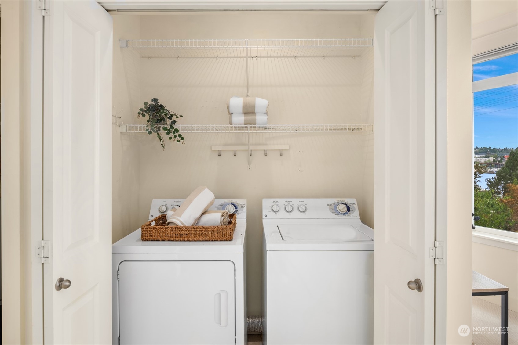 3217 Eastlake Avenue E Unit: 303