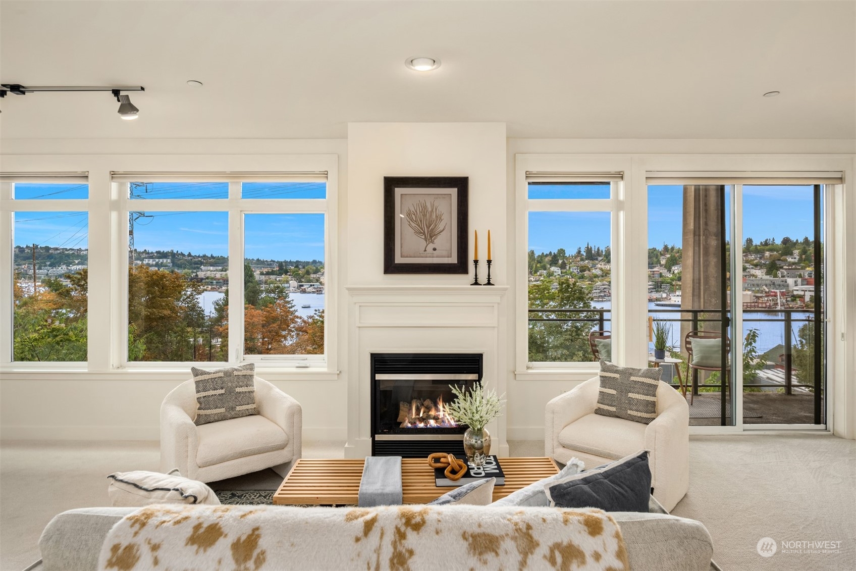 3217 Eastlake Avenue E Unit: 303