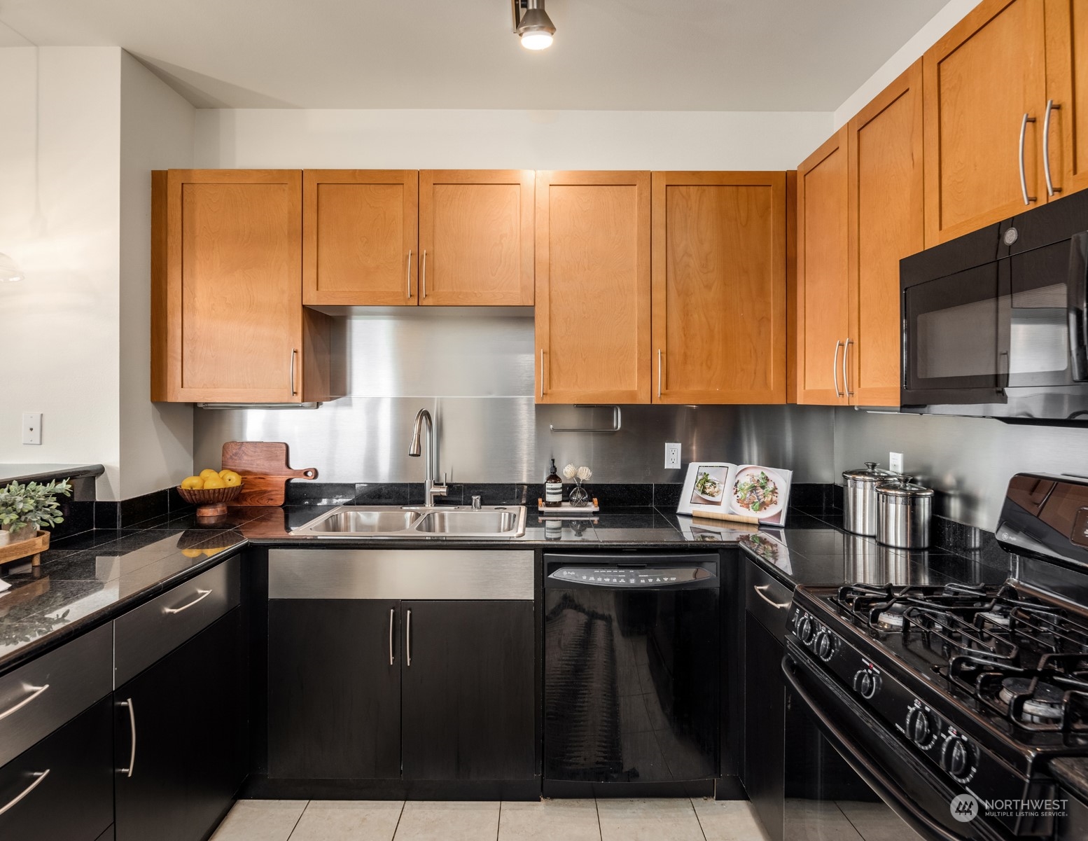 3217 Eastlake Avenue E Unit: 303