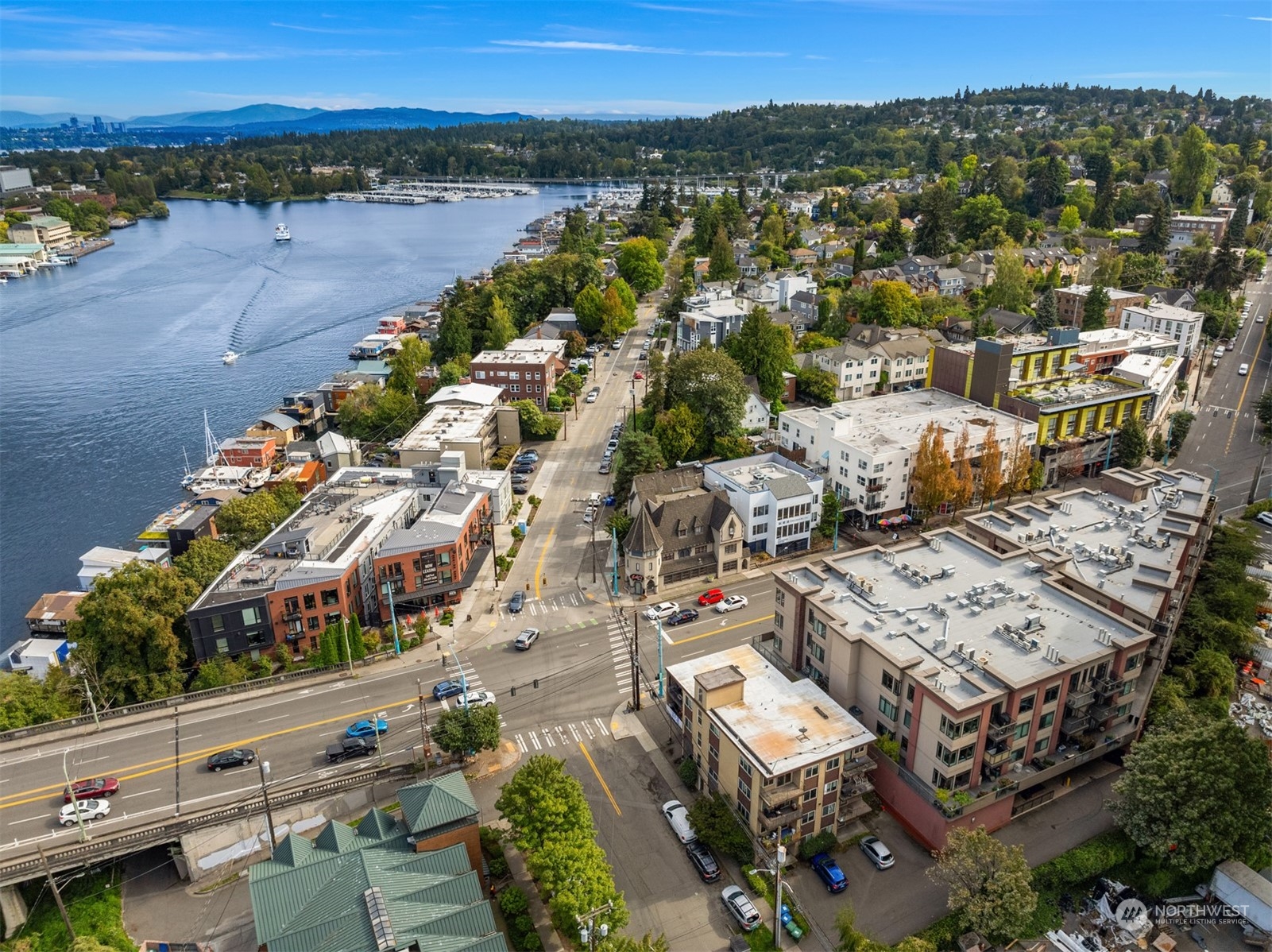 3217 Eastlake Avenue E Unit: 303