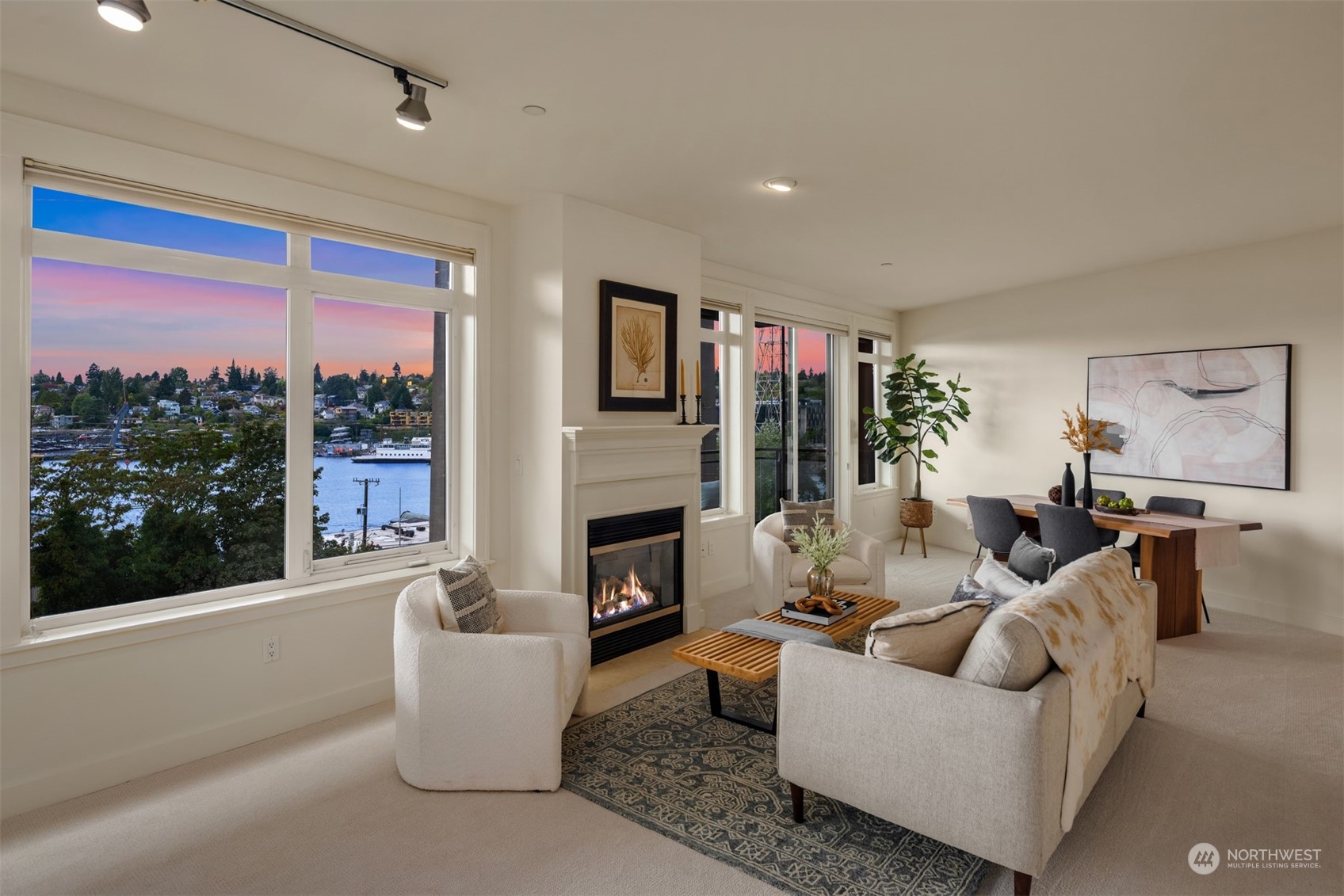 3217 Eastlake Avenue E Unit: 303