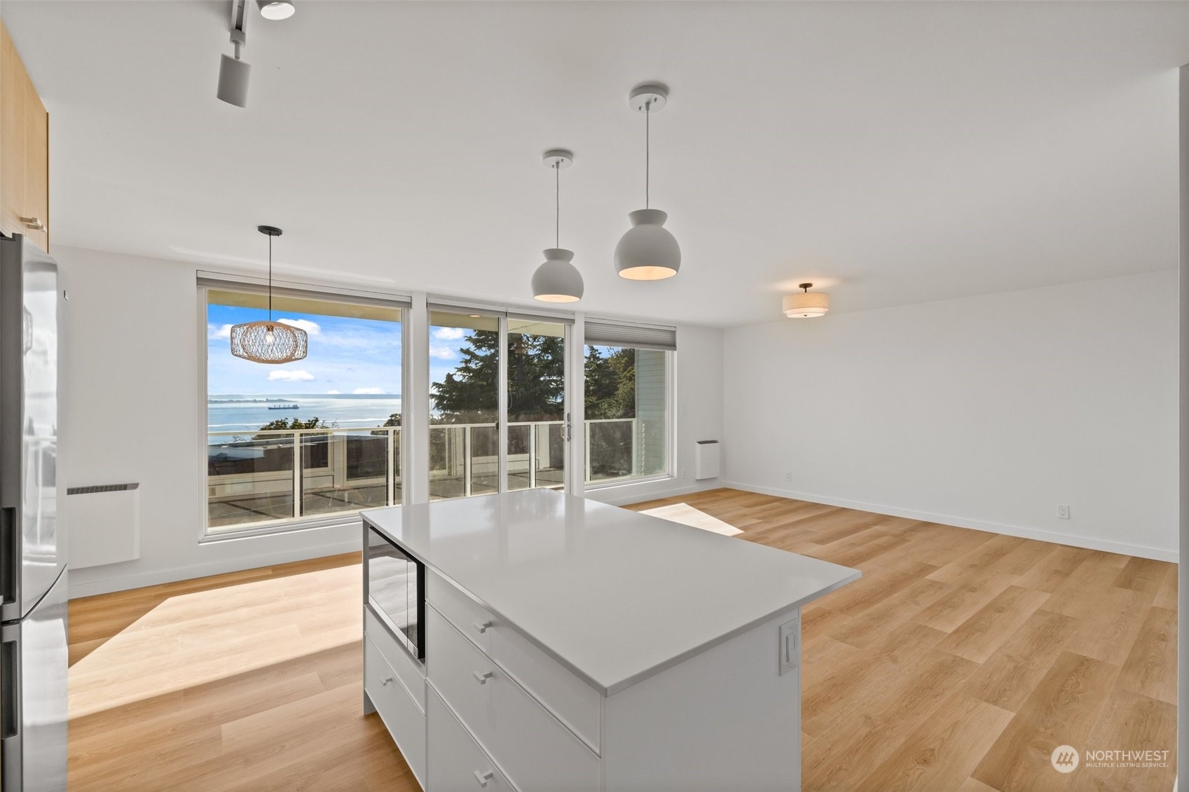 500 W Olympic Place Unit: 404
