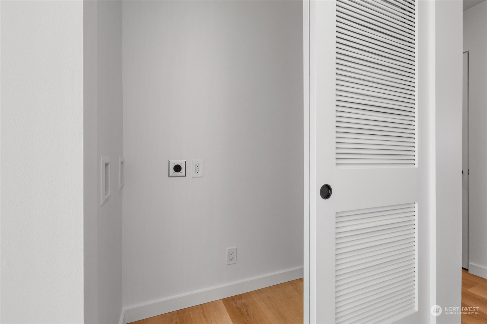 500 W Olympic Place Unit: 404