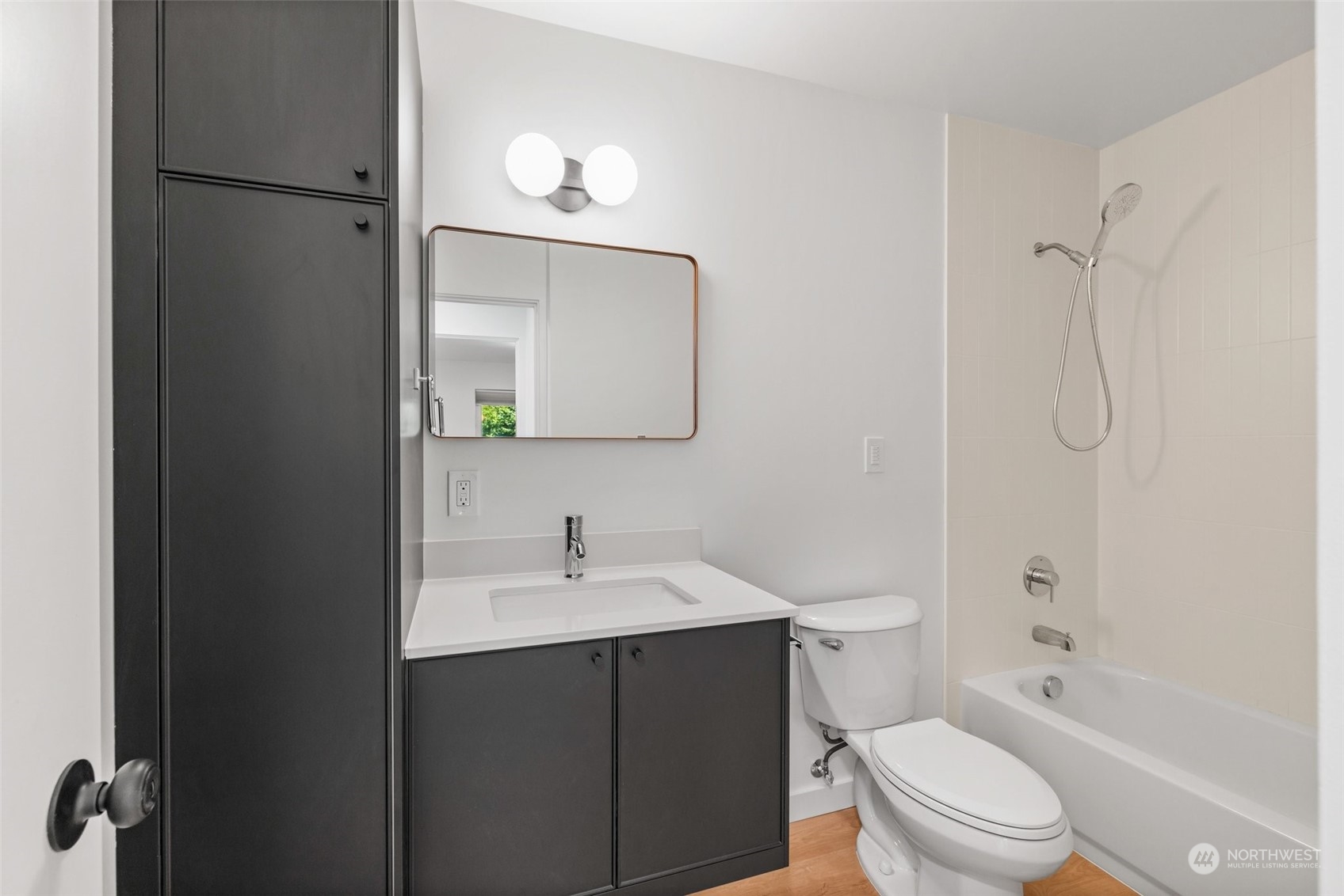 500 W Olympic Place Unit: 404