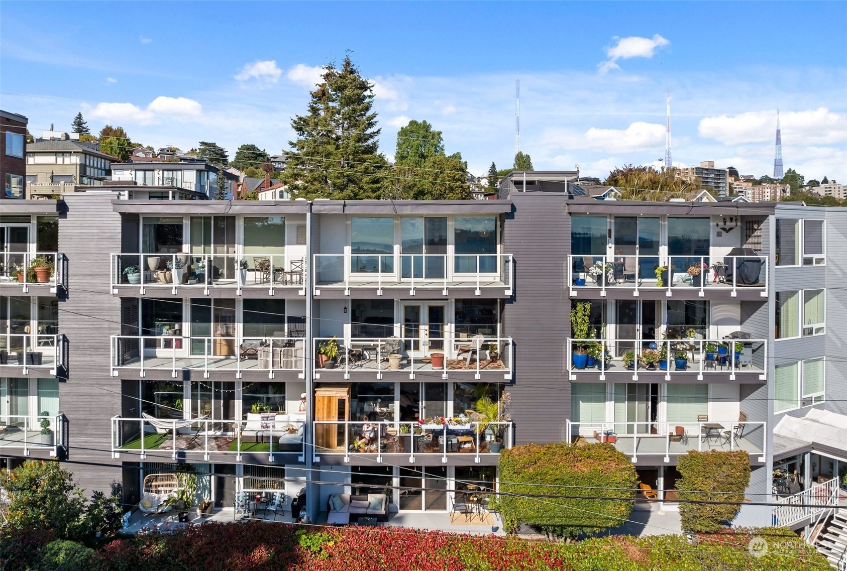 500 W Olympic Place Unit: 404