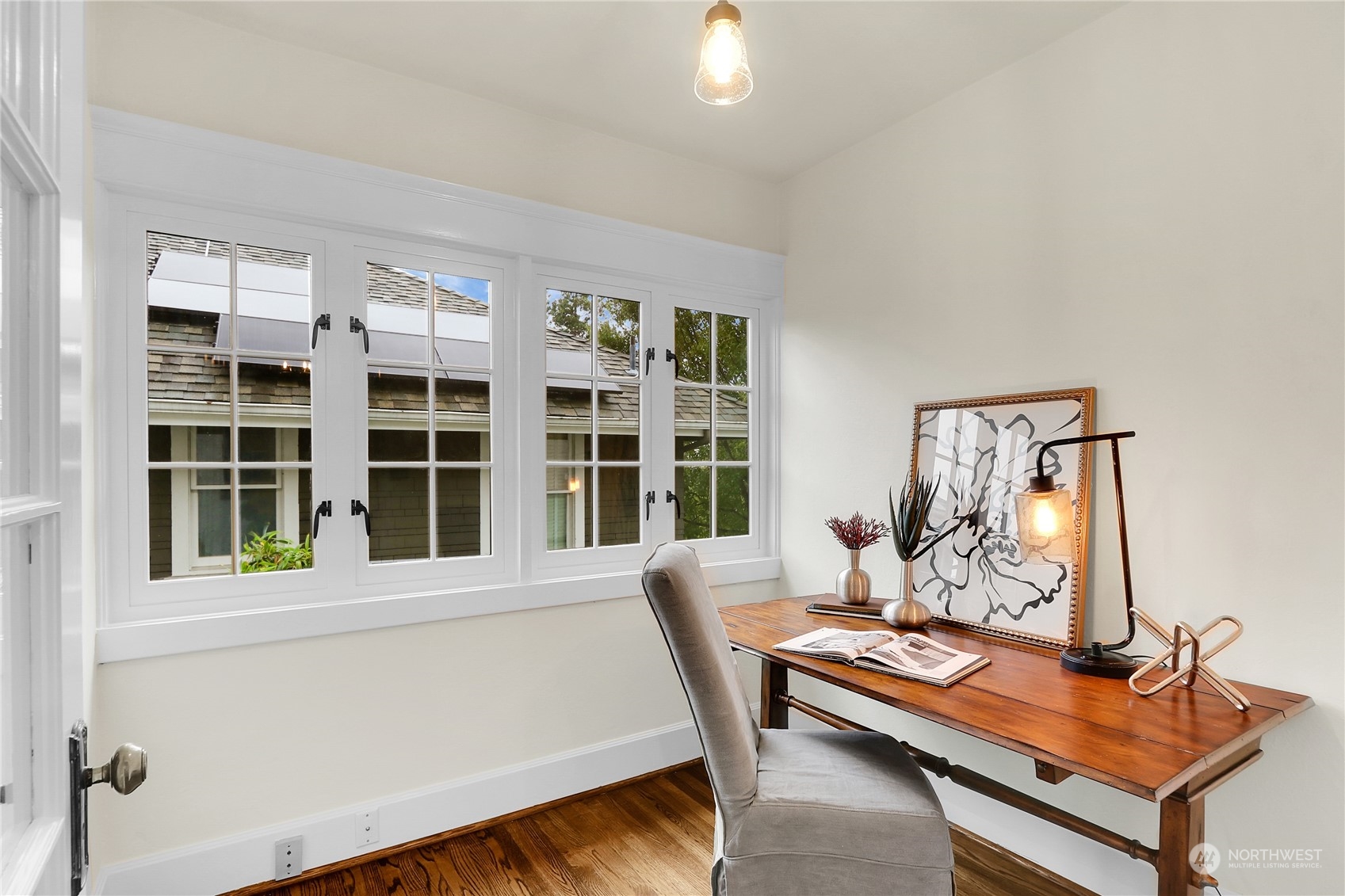 2507 10th Avenue W