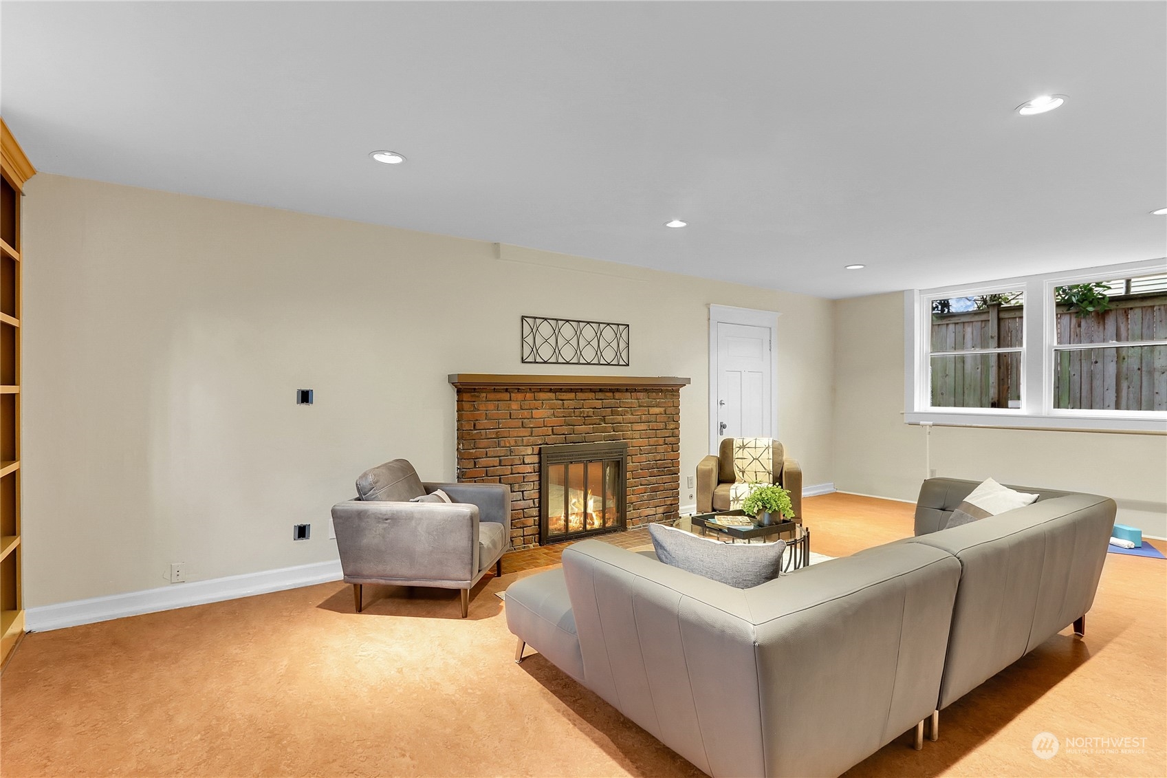 2507 10th Avenue W