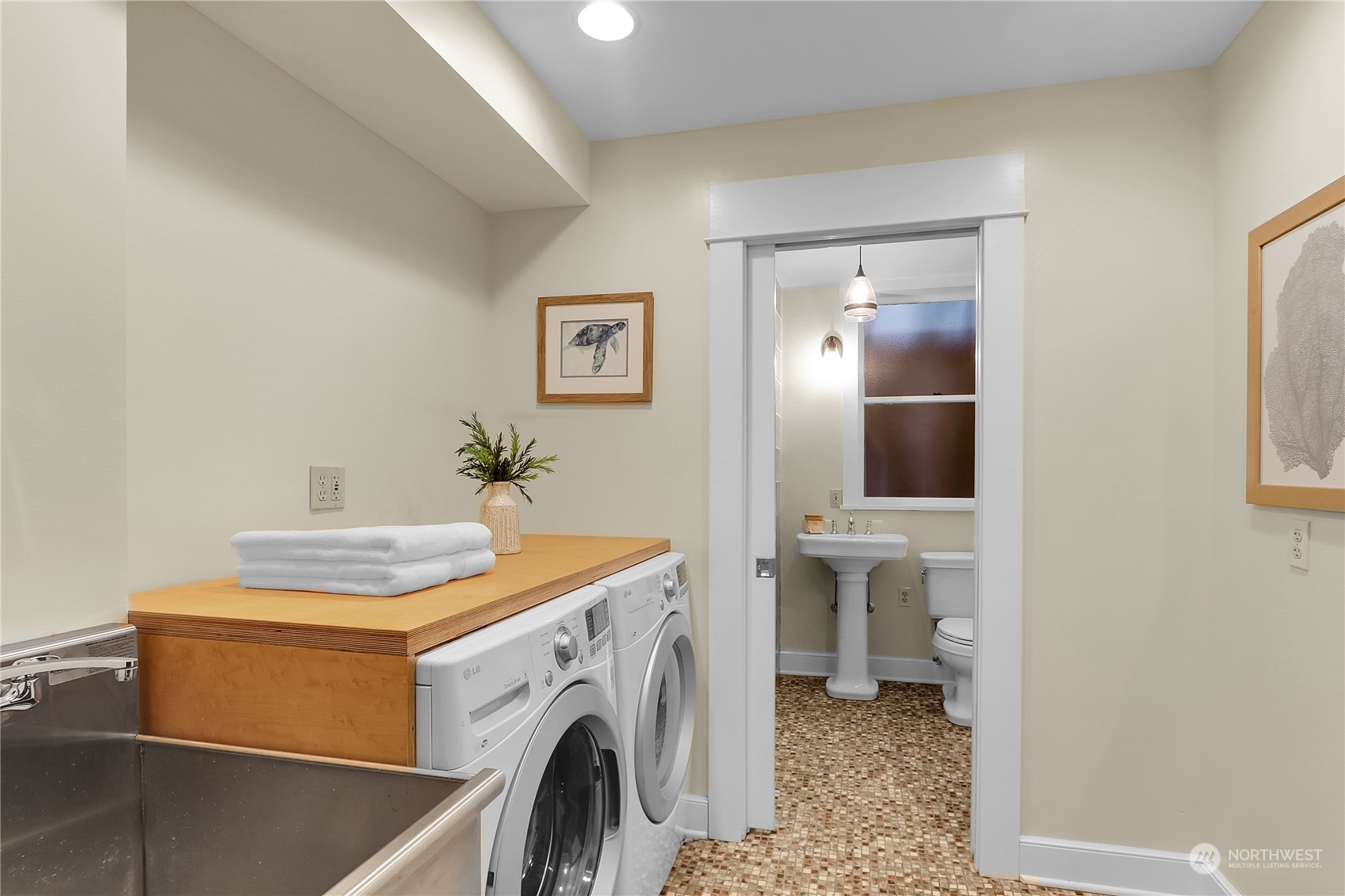 2507 10th Avenue W