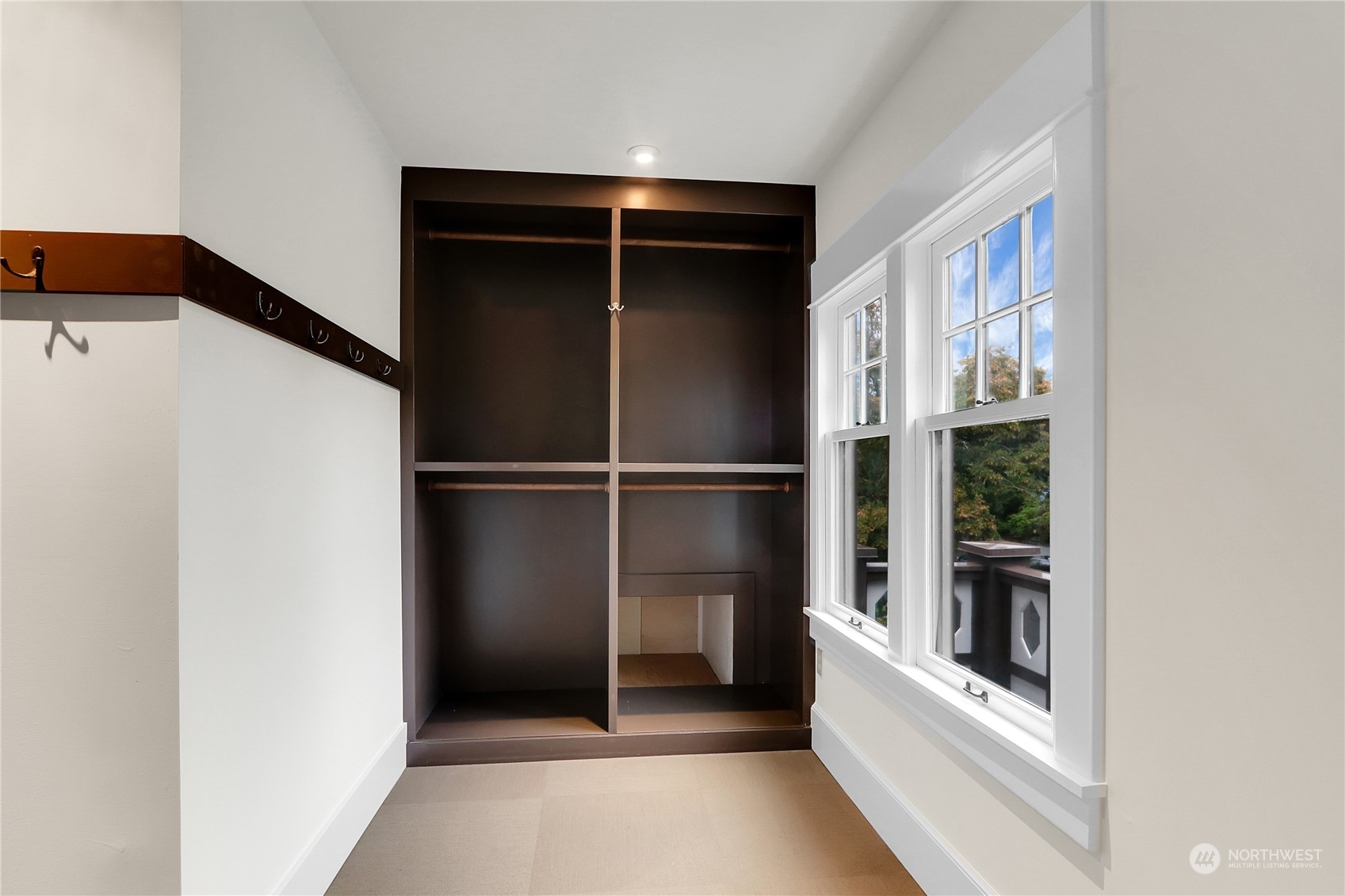 2507 10th Avenue W