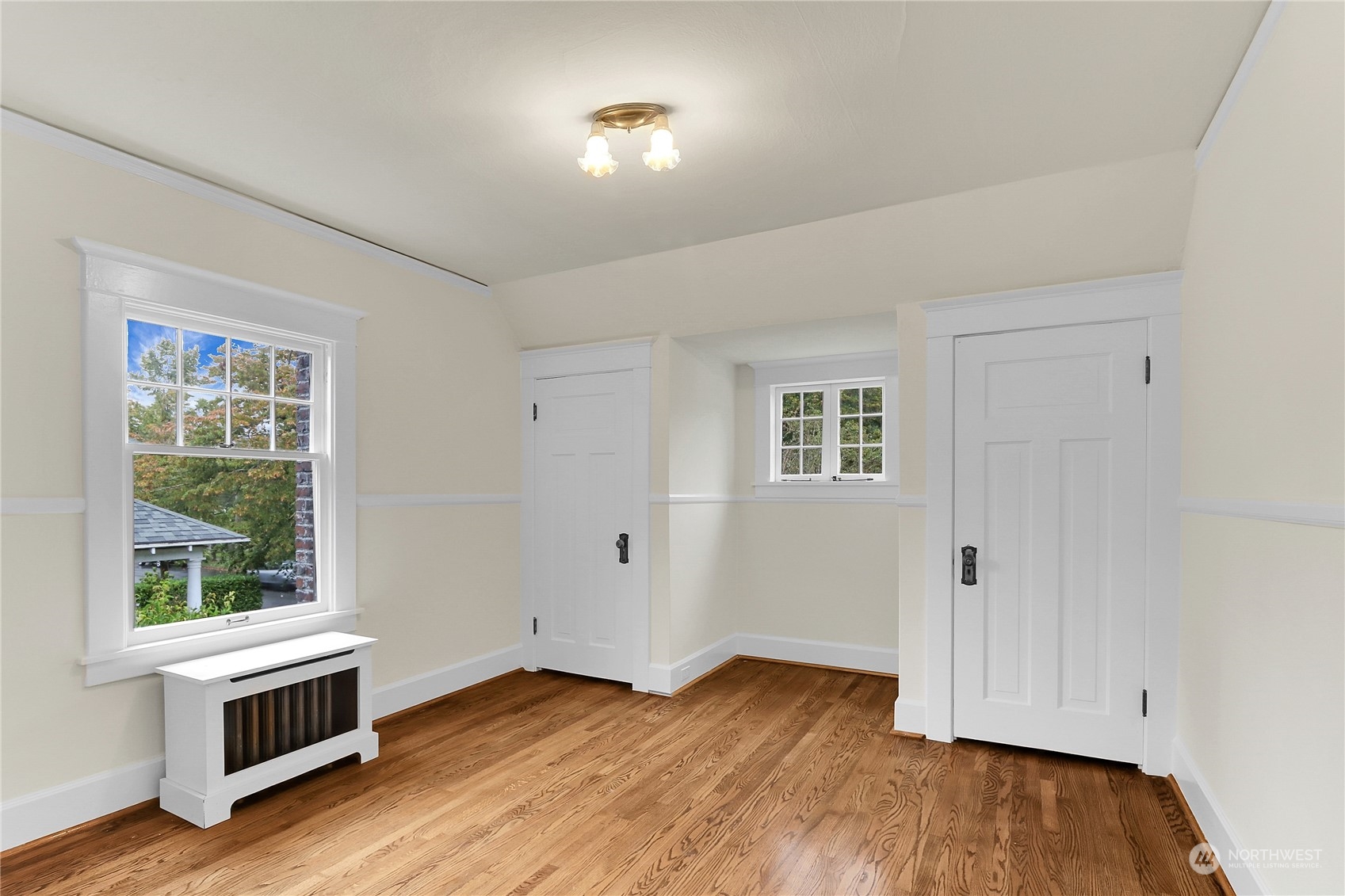 2507 10th Avenue W