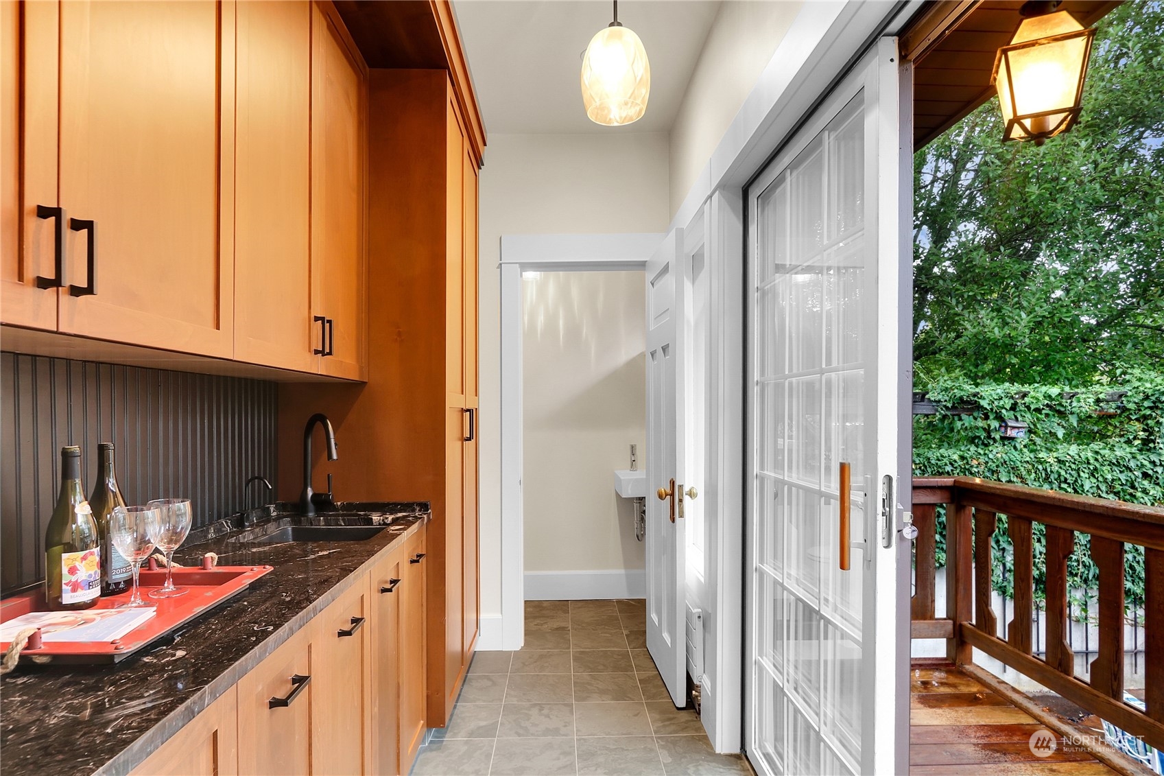 2507 10th Avenue W