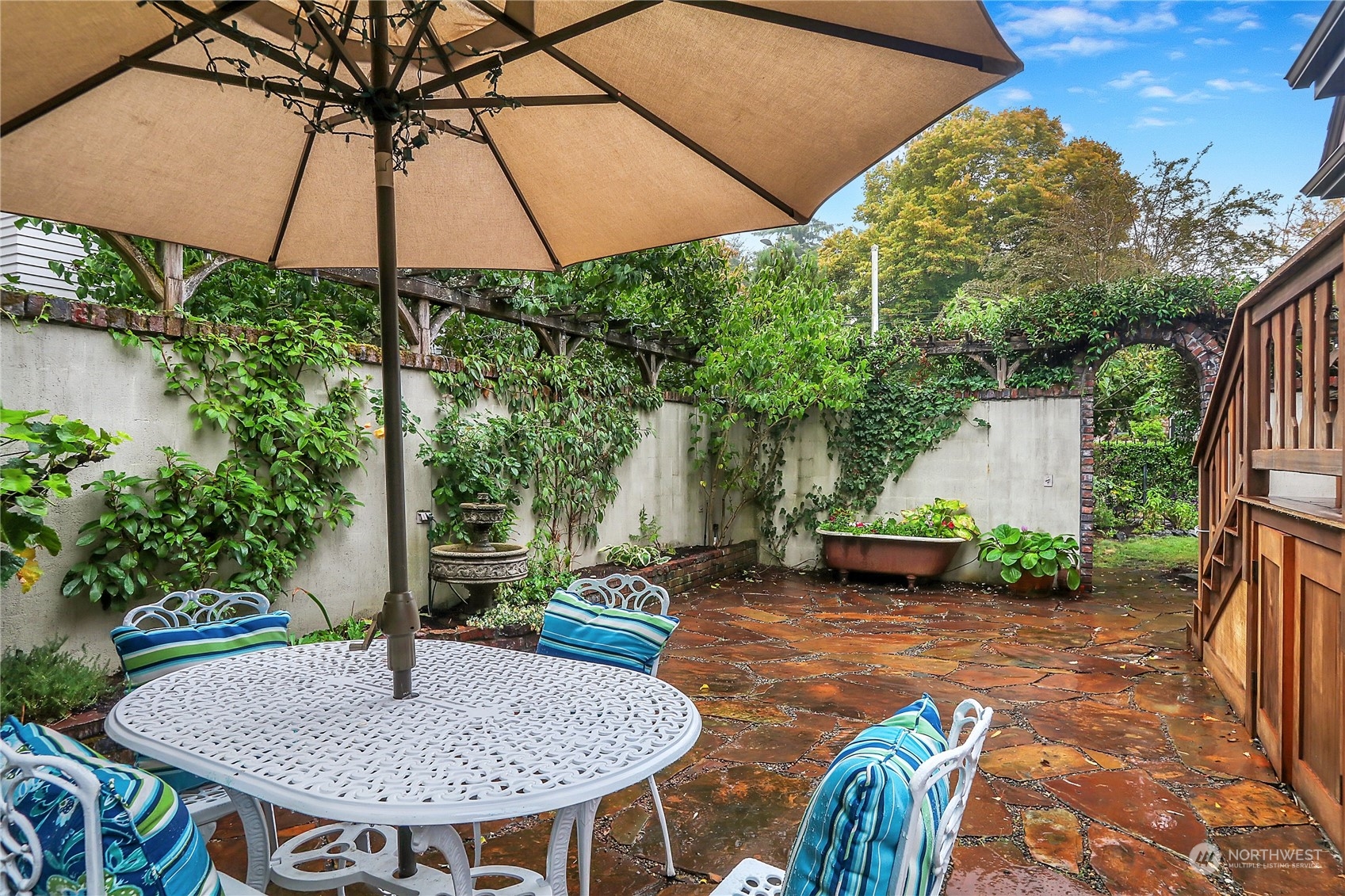 2507 10th Avenue W