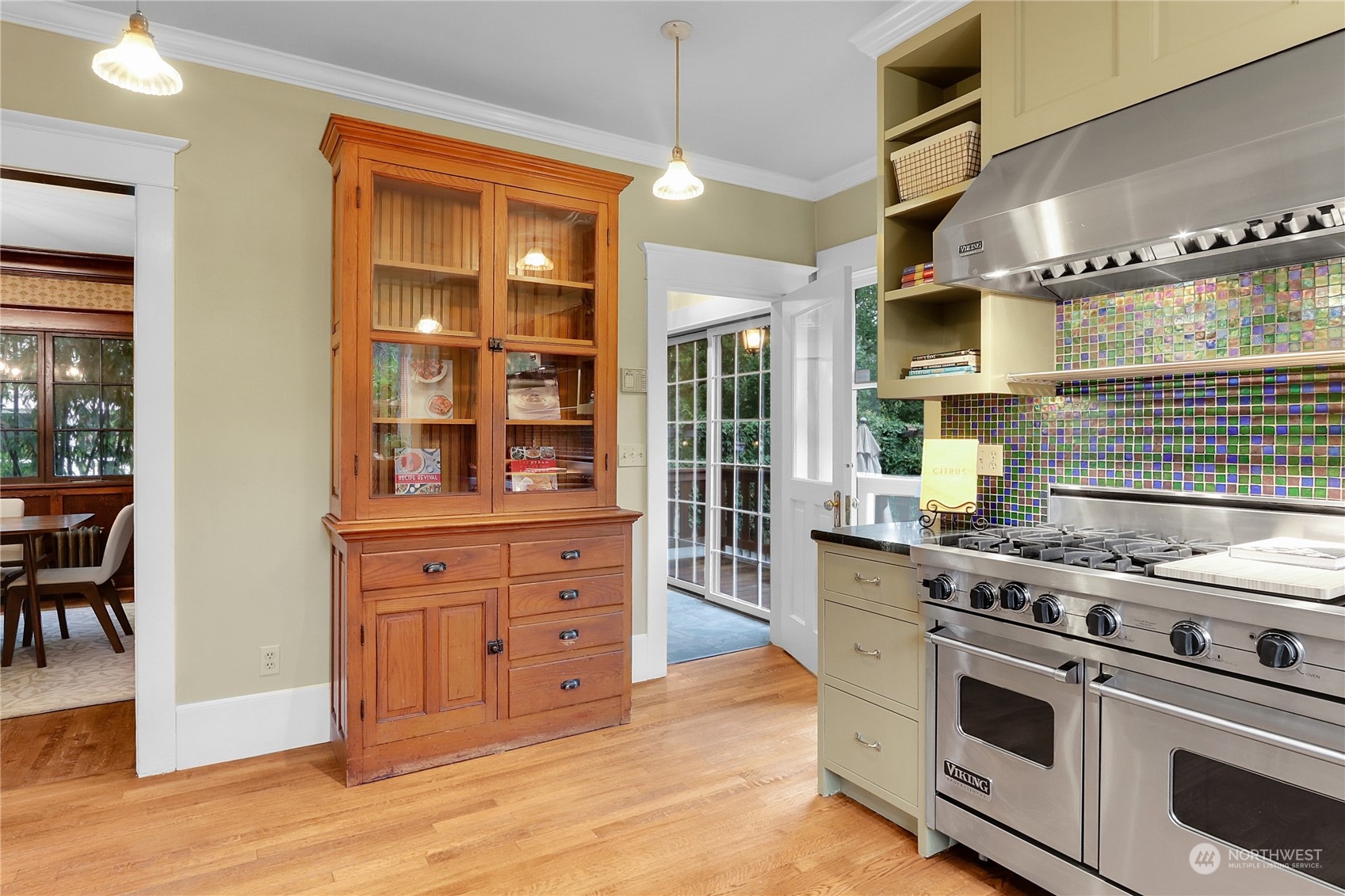 2507 10th Avenue W