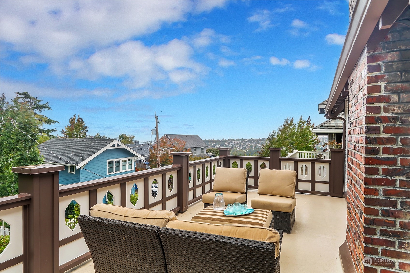 2507 10th Avenue W