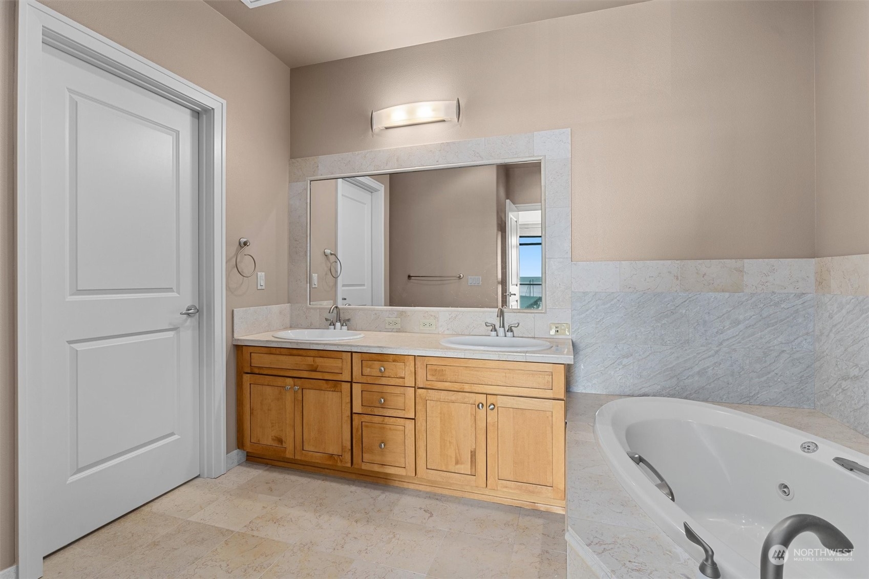 22515 6th Avenue S Unit: 402