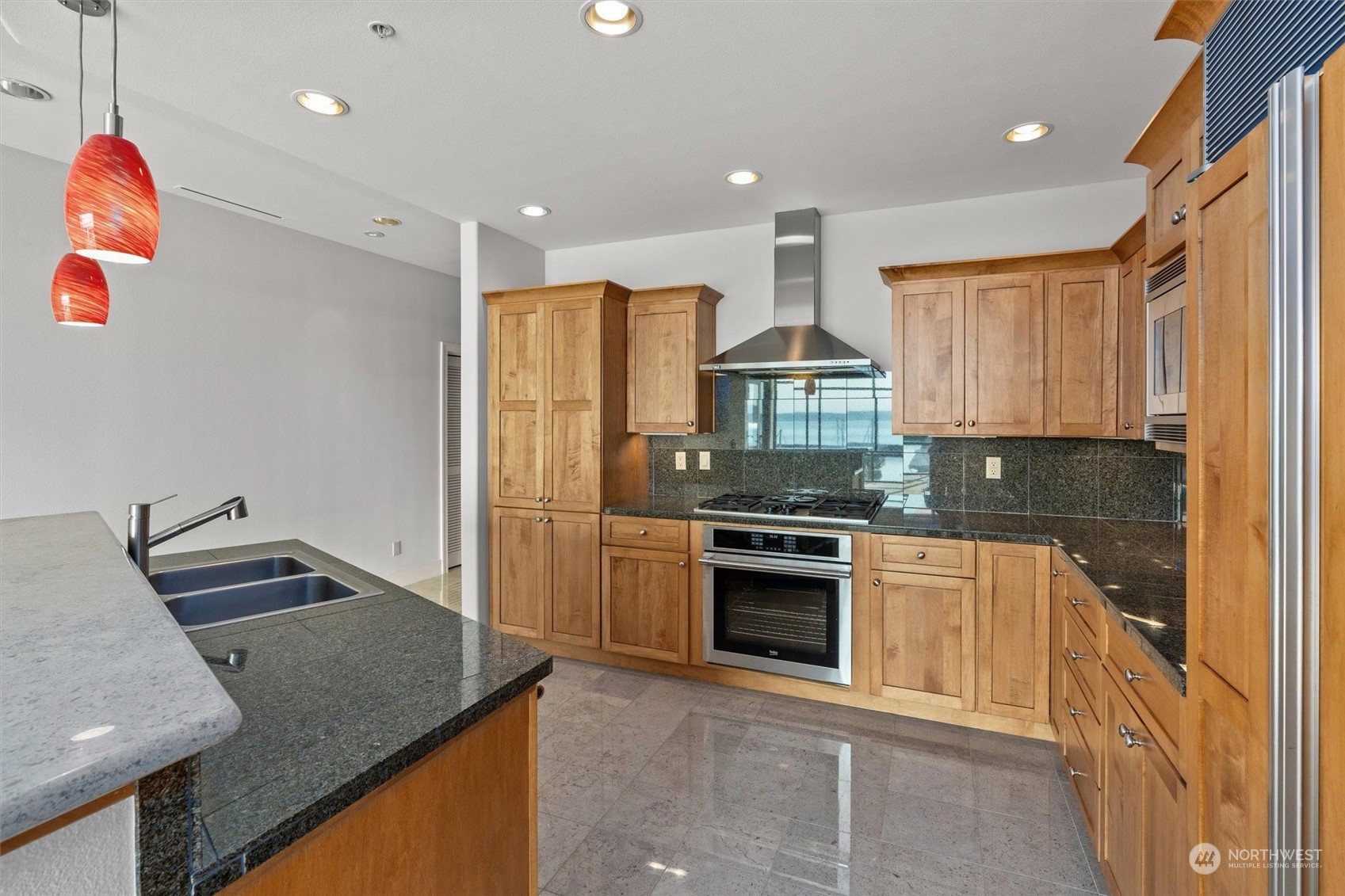 22515 6th Avenue S Unit: 402