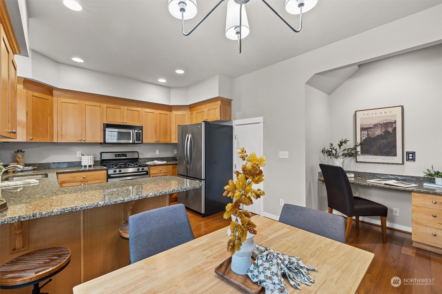105 NE Sunset Street
