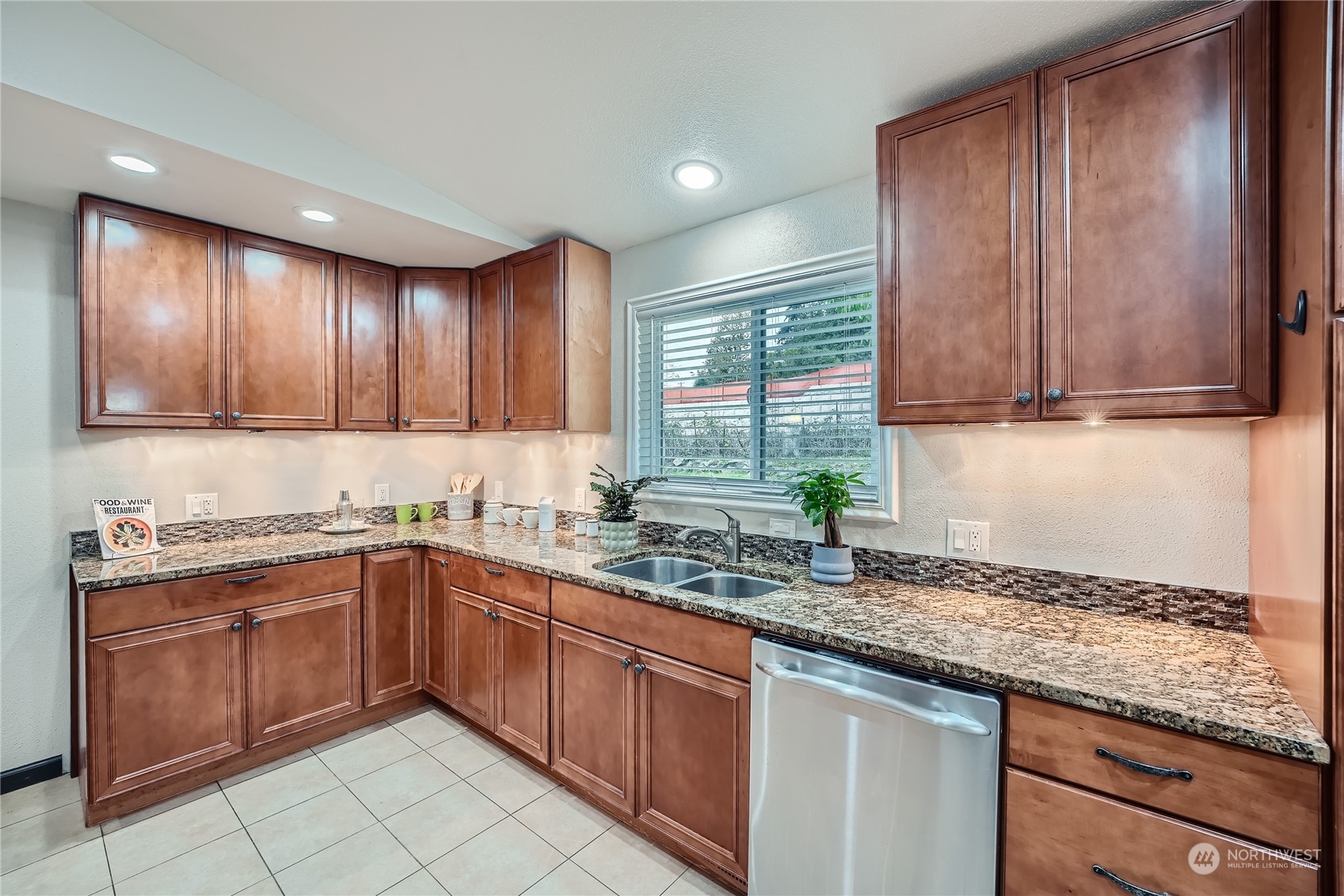 6440 S 127th Place