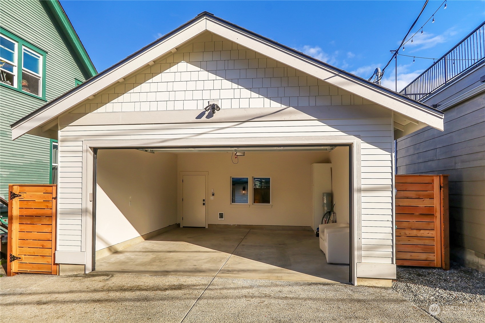 2153 4th Avenue W
