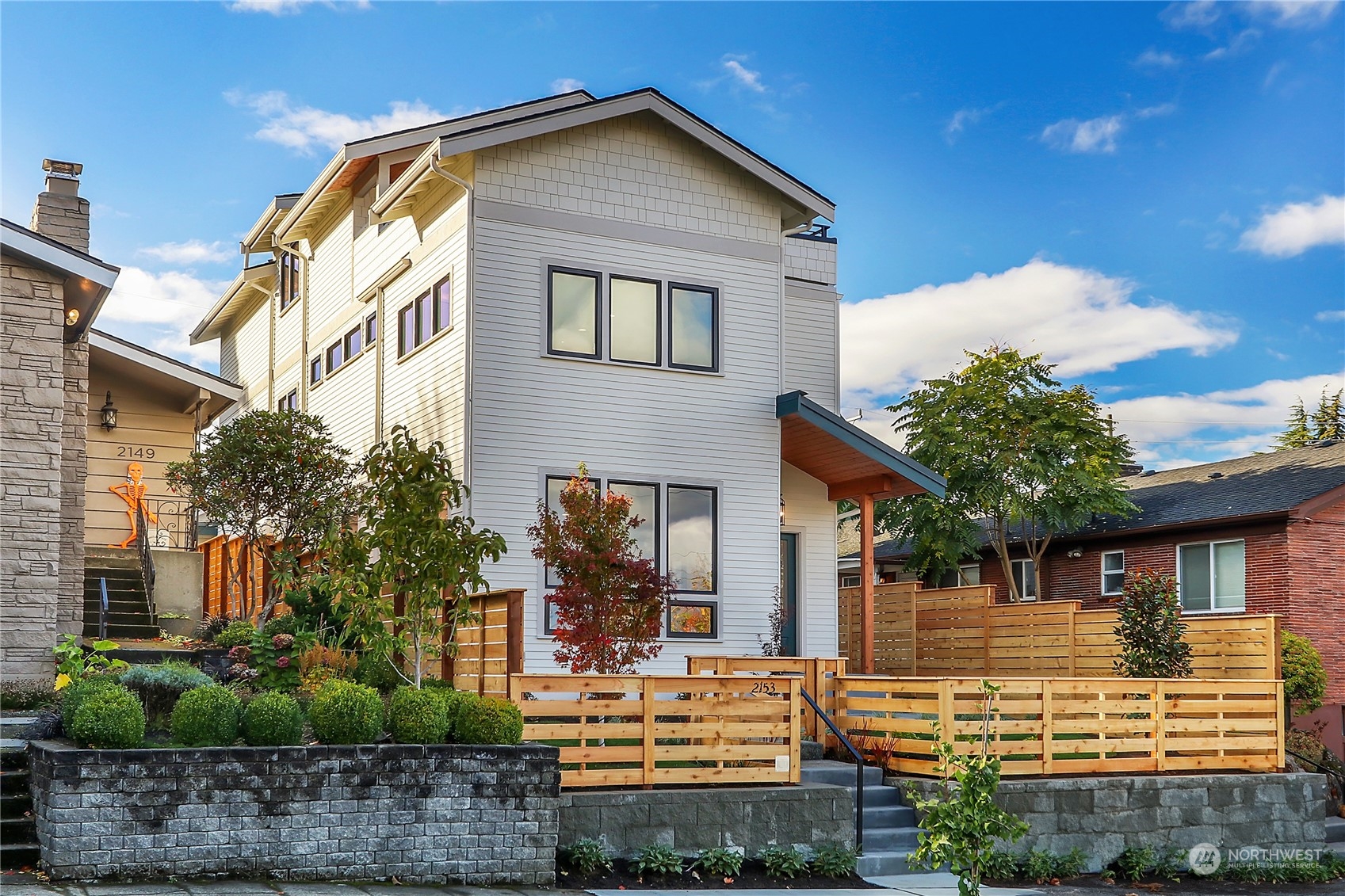 2153 4th Avenue W
