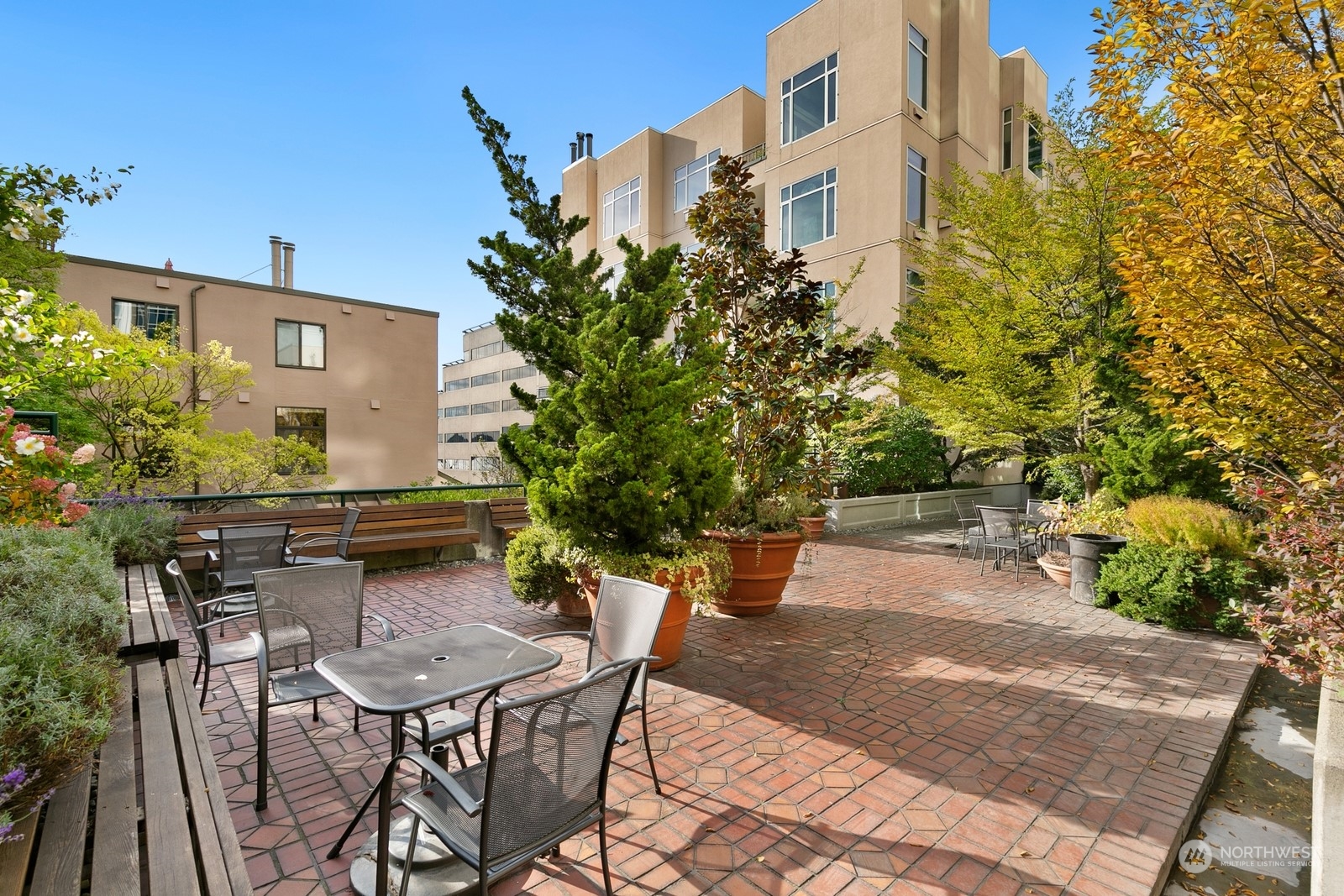 2030 Western Avenue Unit: 407