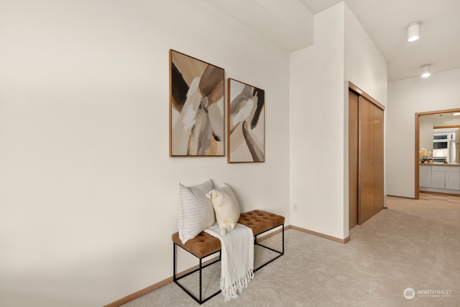 2030 Western Avenue Unit: 407