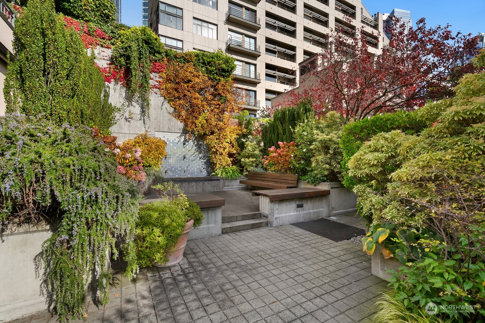 2030 Western Avenue Unit: 407