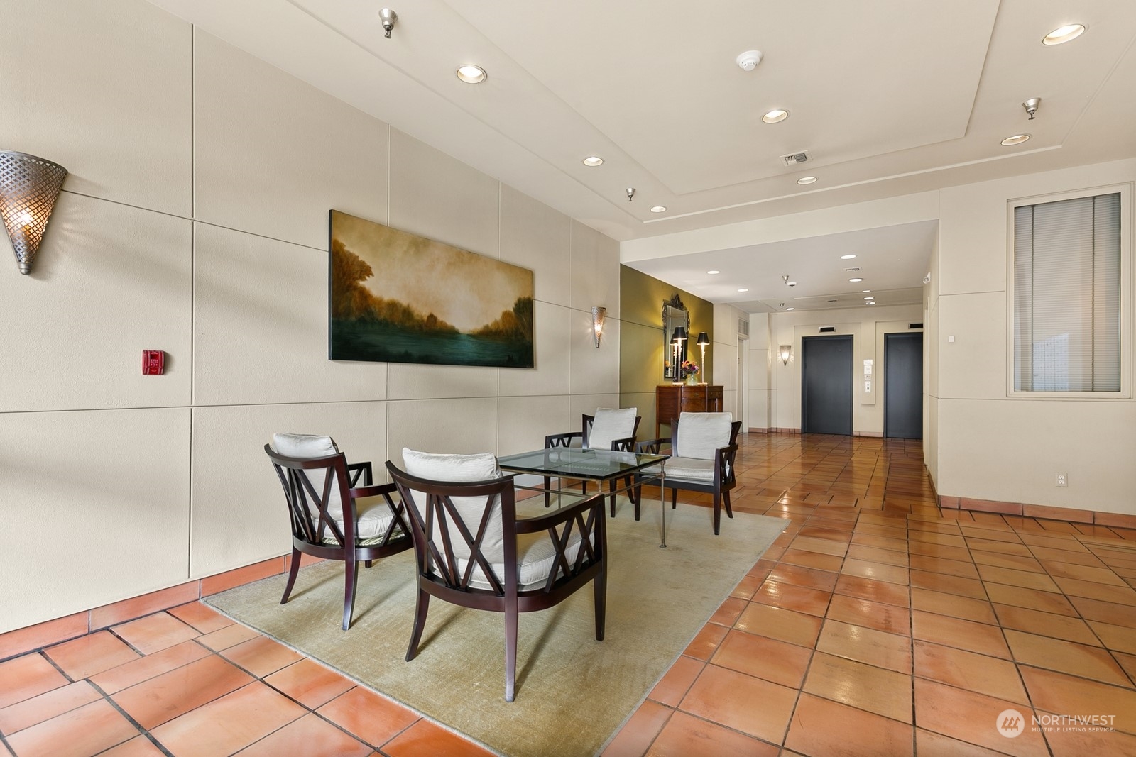 2030 Western Avenue Unit: 407