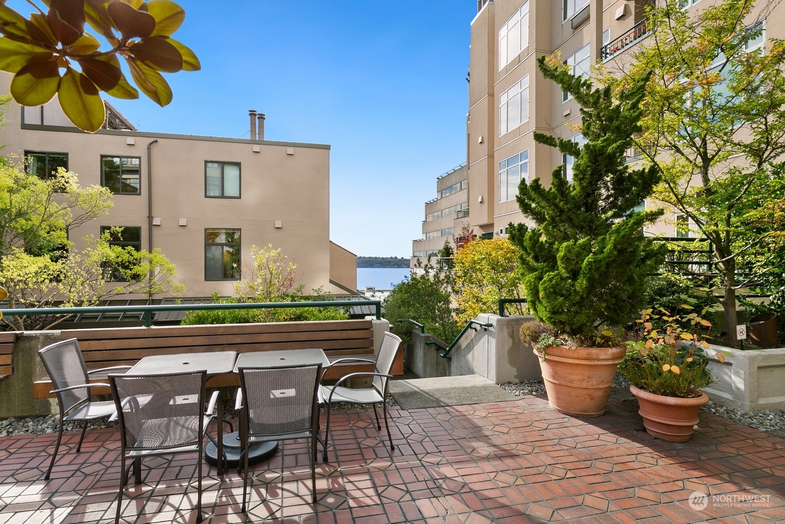 2030 Western Avenue Unit: 407