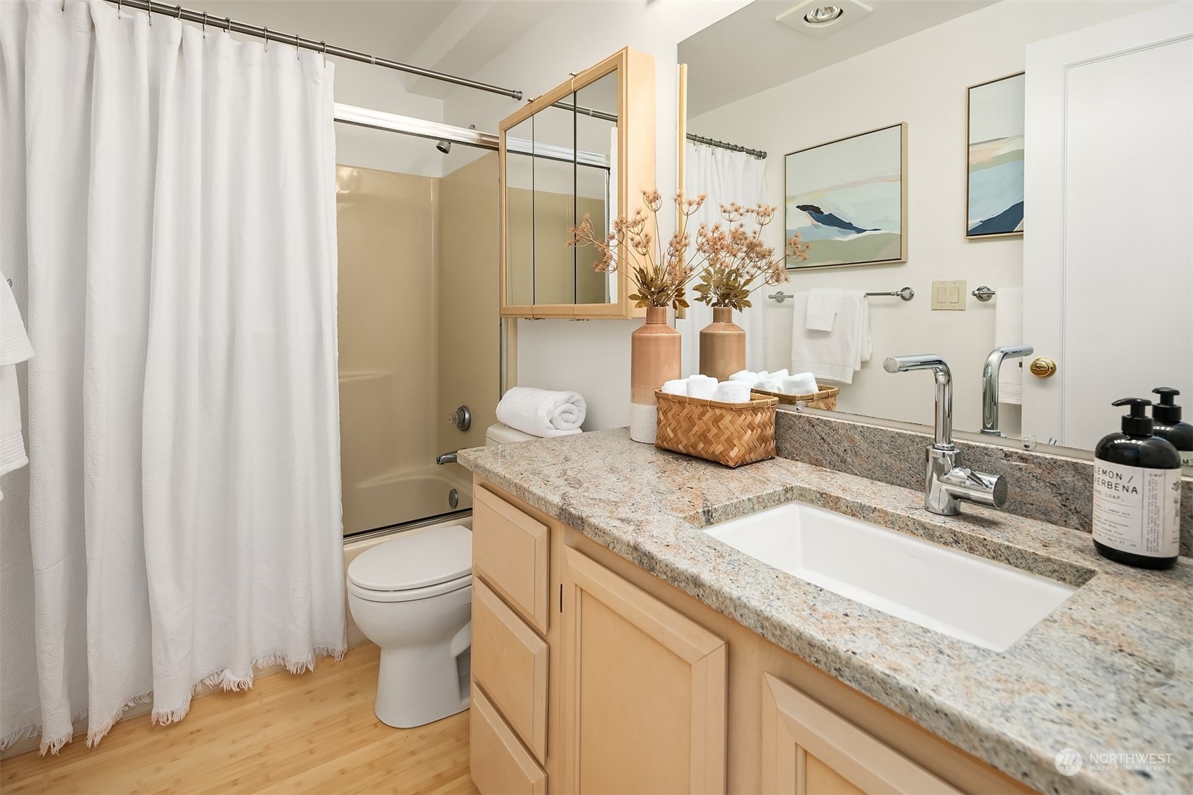 1110 W Howe Street Unit: 202