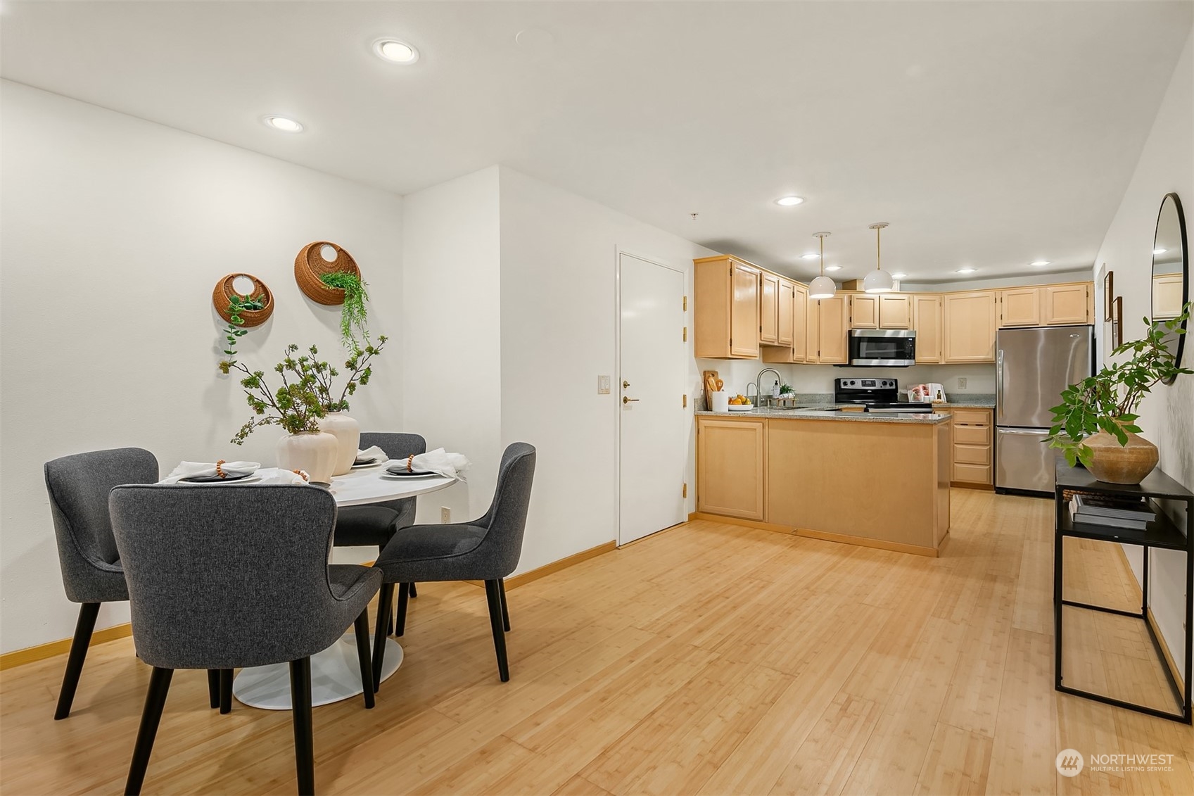 1110 W Howe Street Unit: 202