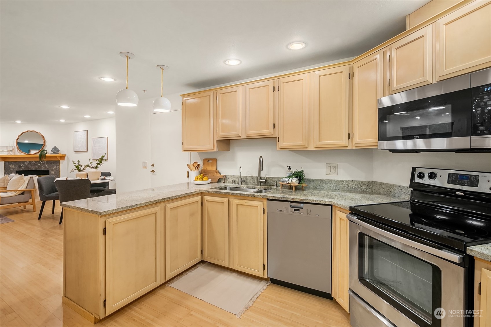 1110 W Howe Street Unit: 202