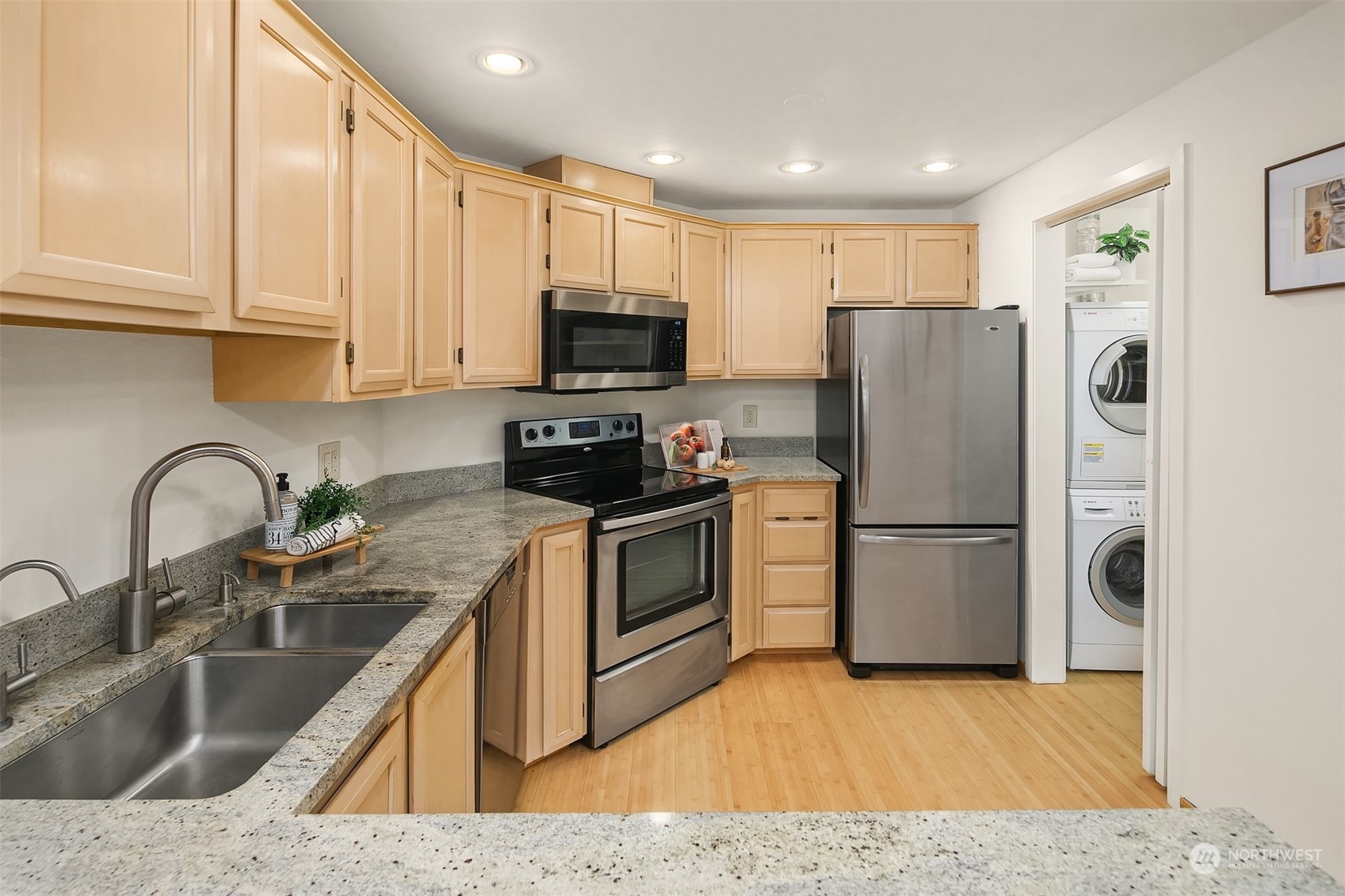 1110 W Howe Street Unit: 202