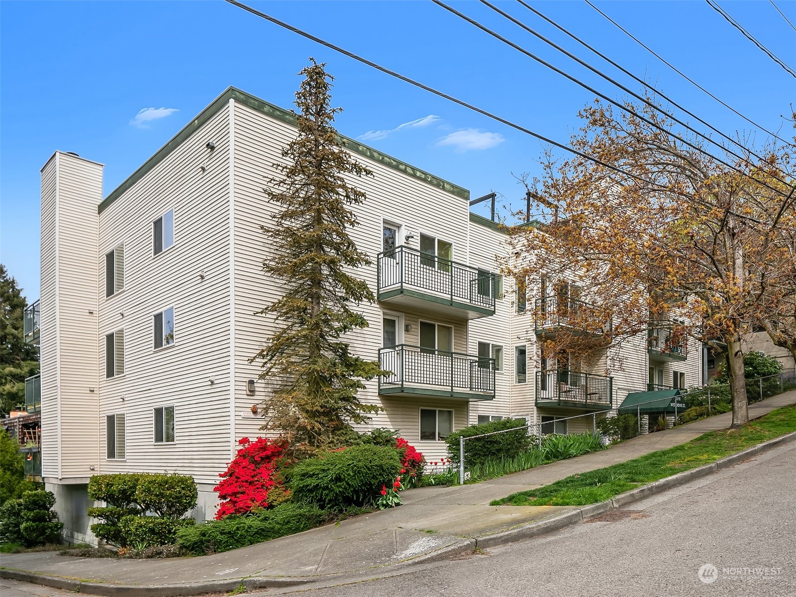 1110 W Howe Street Unit: 202