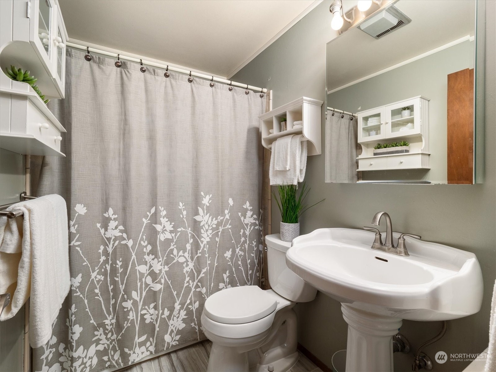 3815 S 305th Place