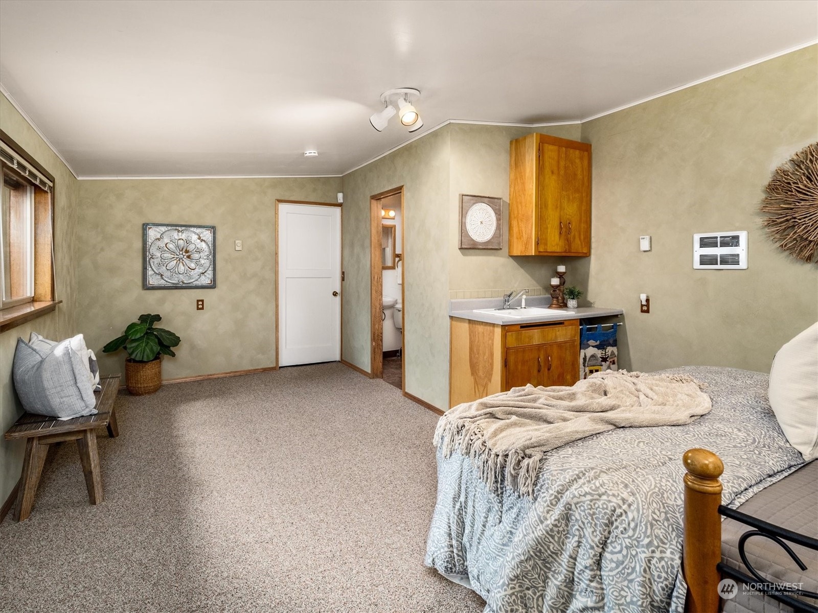 3815 S 305th Place