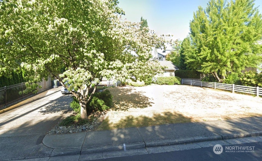1301 100th Avenue NE