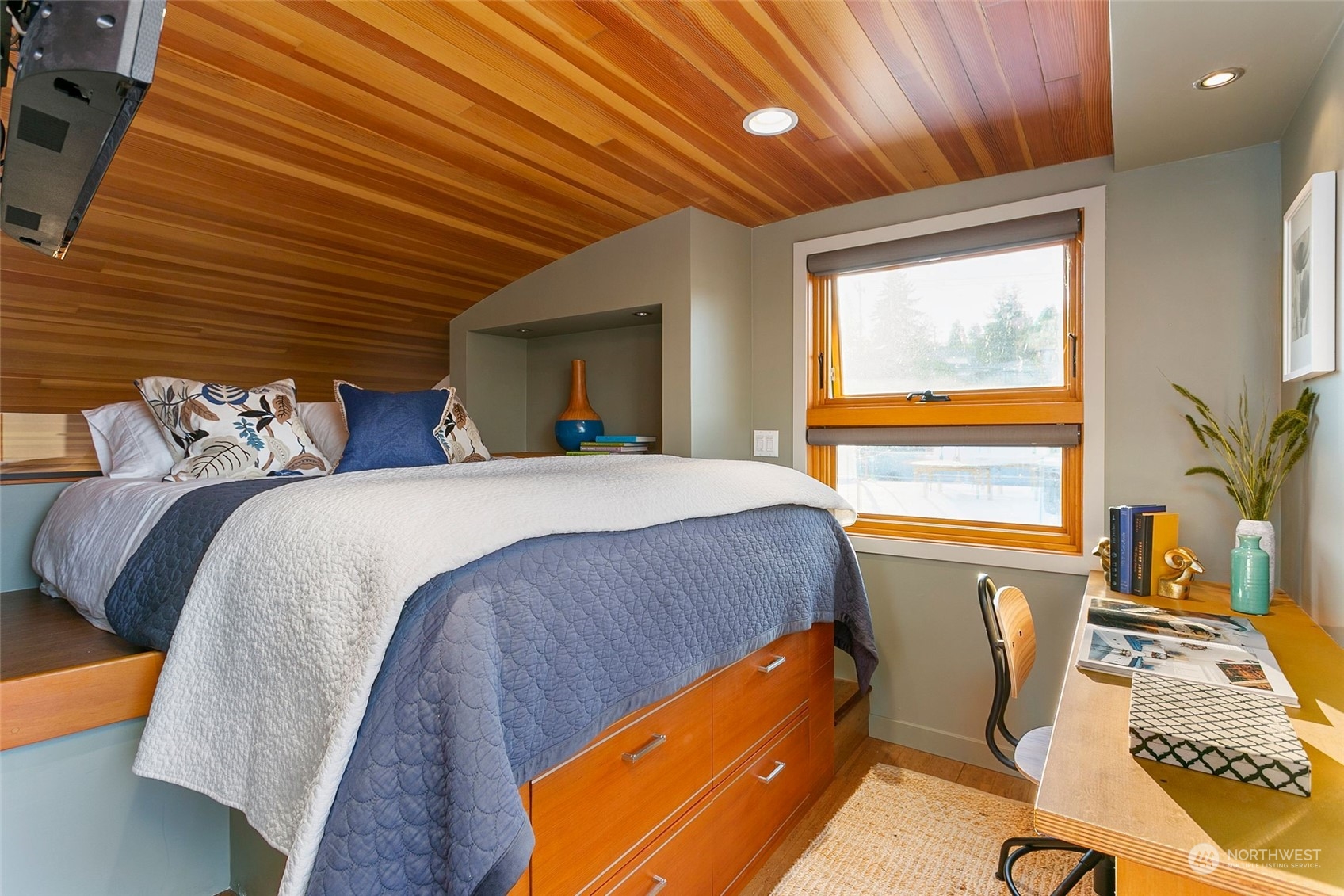 2401 N Northlake Way Unit: G7