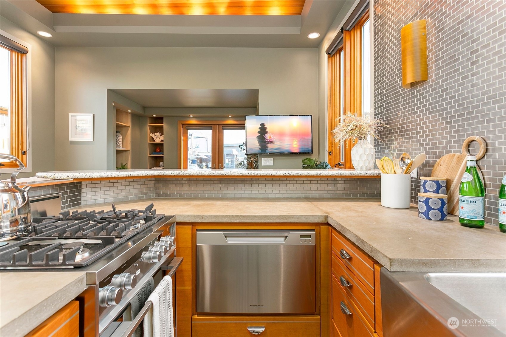2401 N Northlake Way Unit: G7