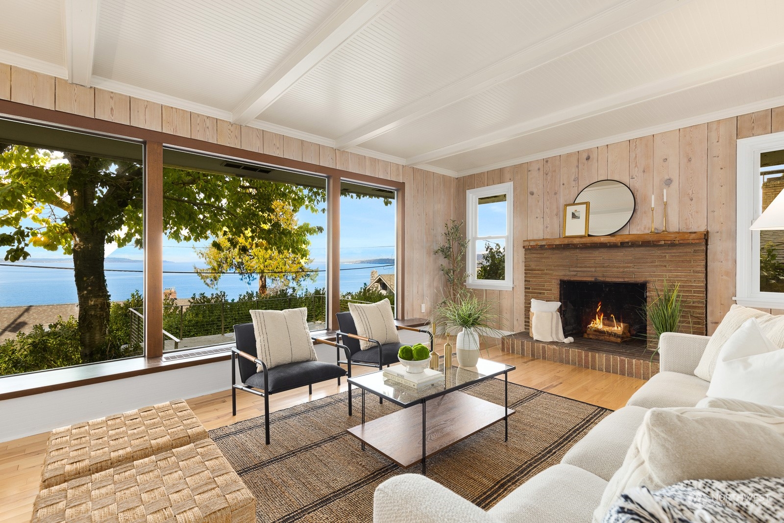 3245 NW Esplanade