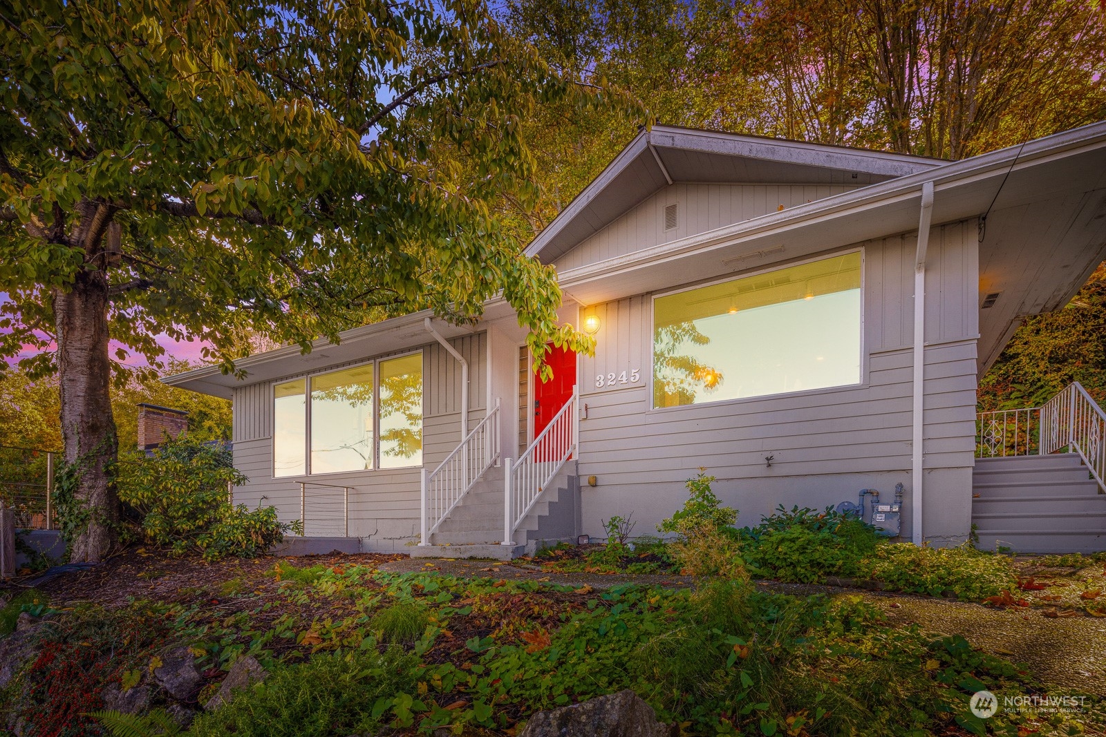3245 NW Esplanade