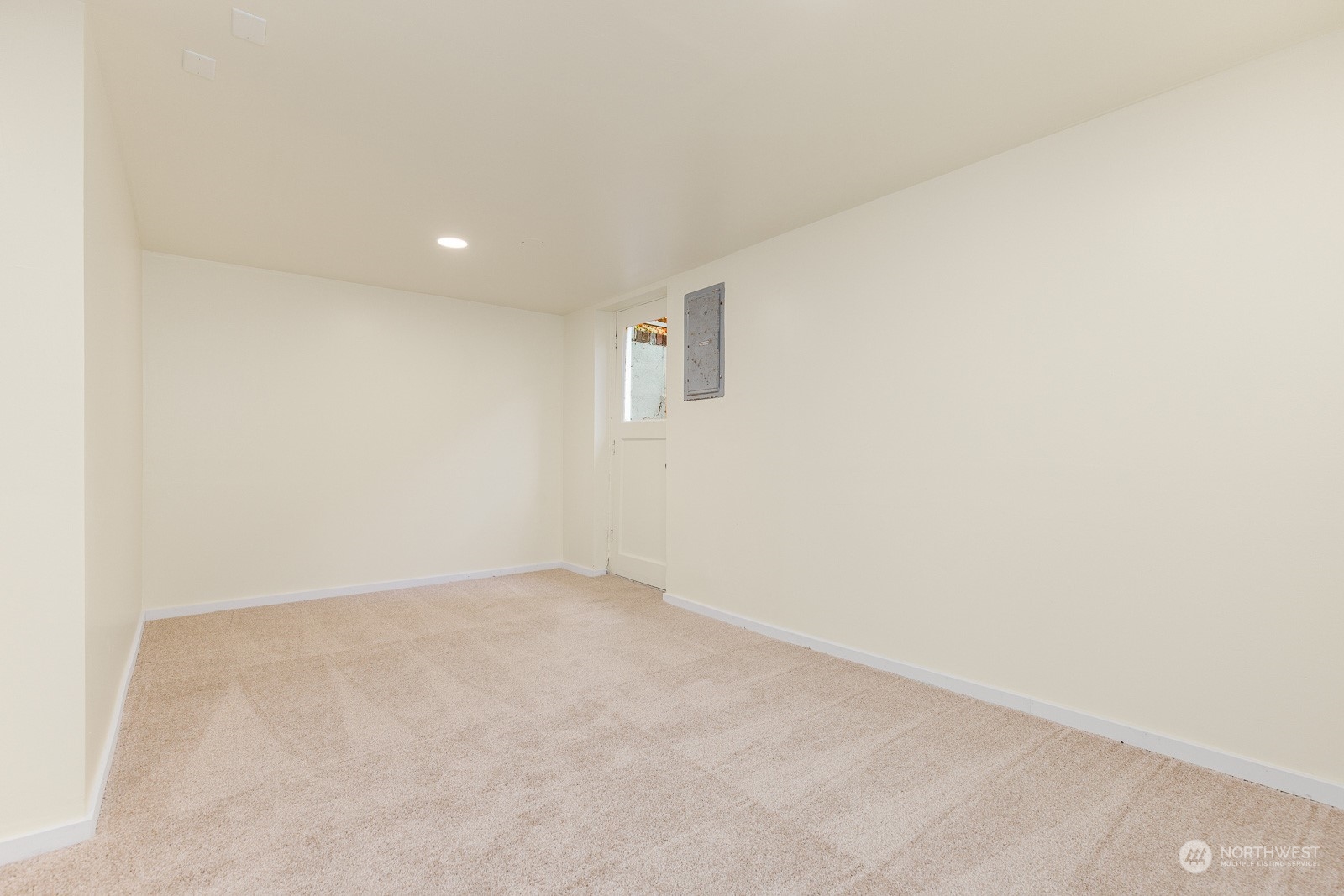 3245 NW Esplanade